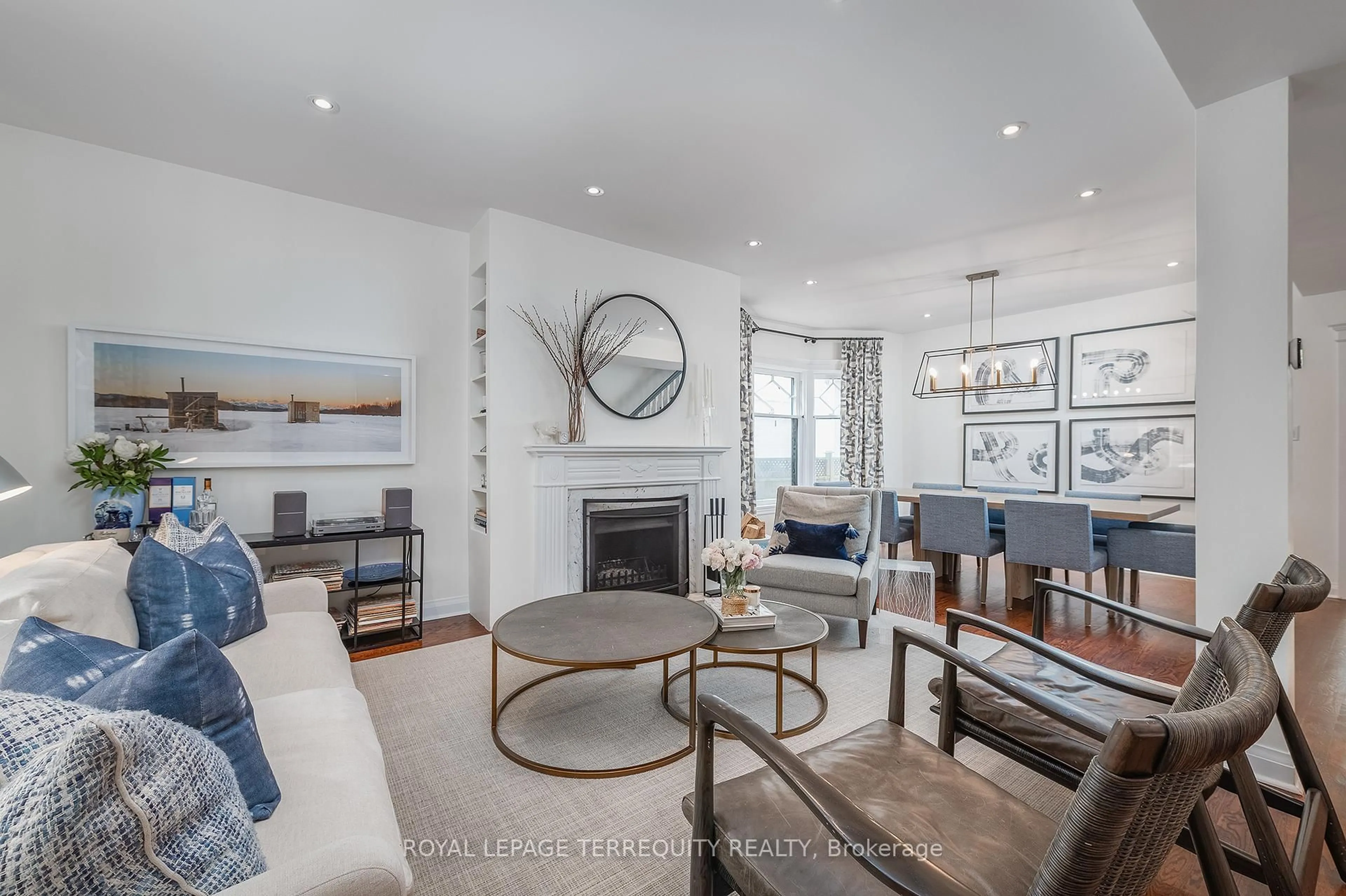 Living room with furniture, unknown for 227 Cottingham St, Toronto Ontario M4V 1C7