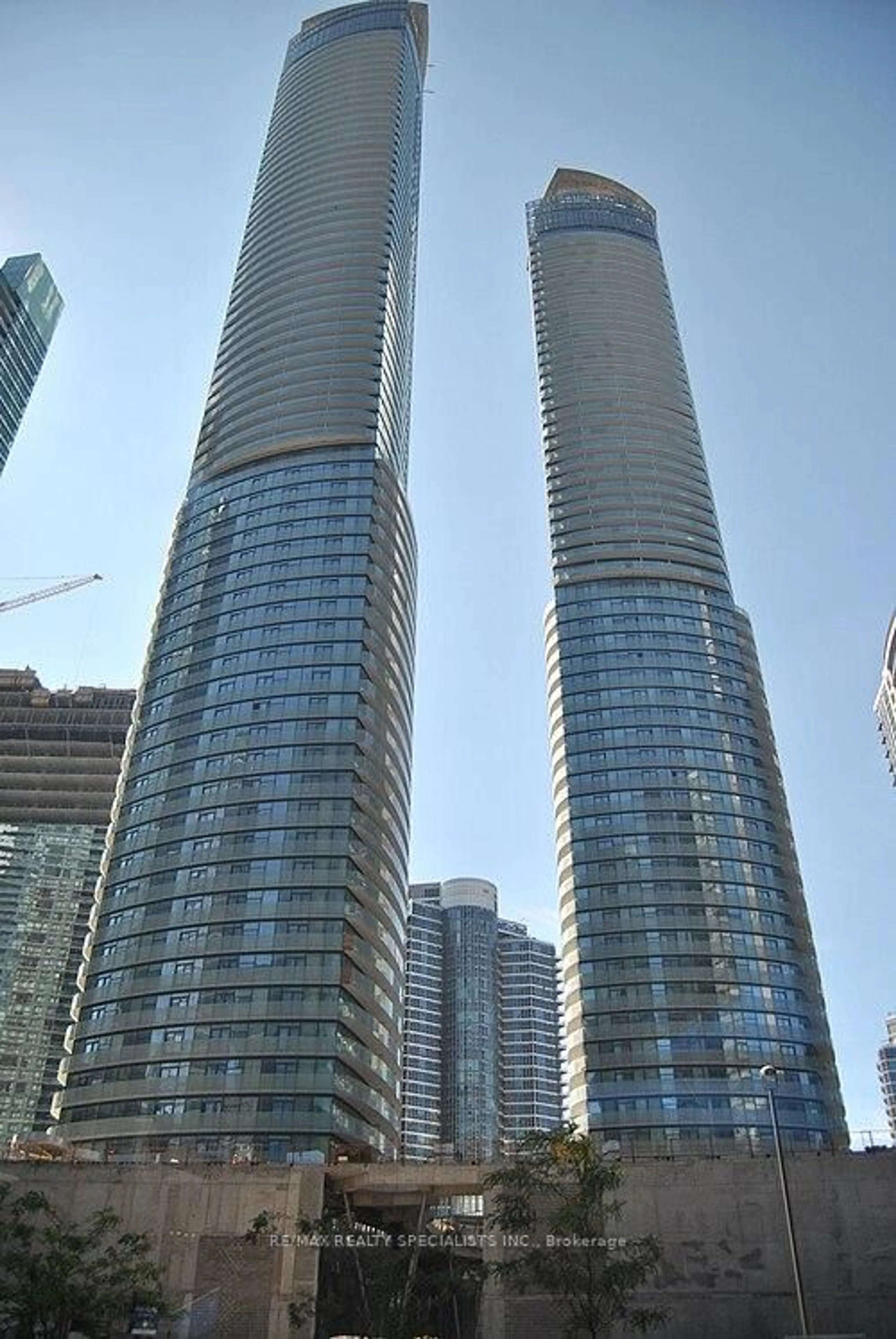 A pic of a room for 12 YORK St #703, Toronto Ontario M5J 0A9