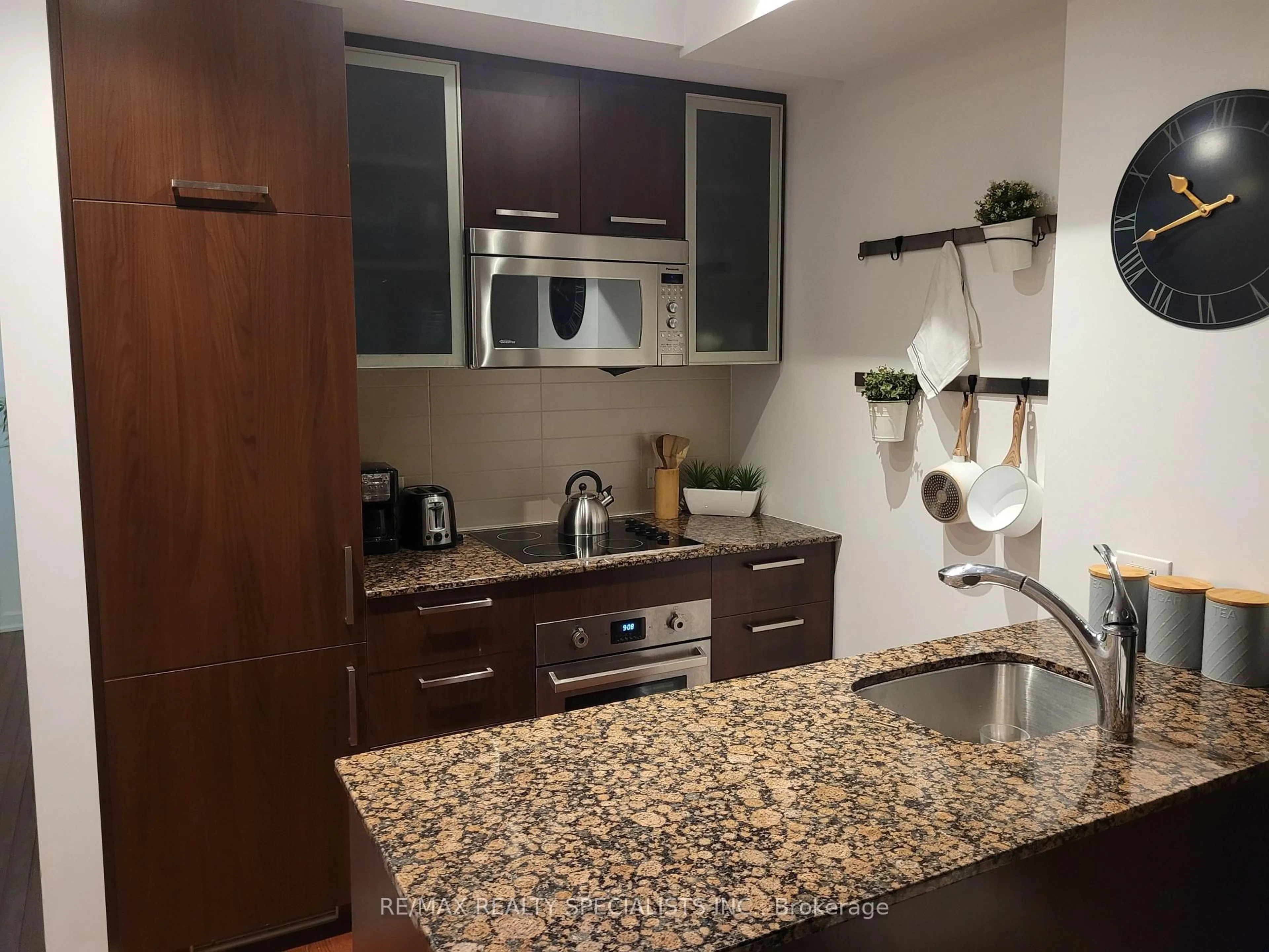 Standard kitchen, unknown for 12 YORK St #703, Toronto Ontario M5J 0A9