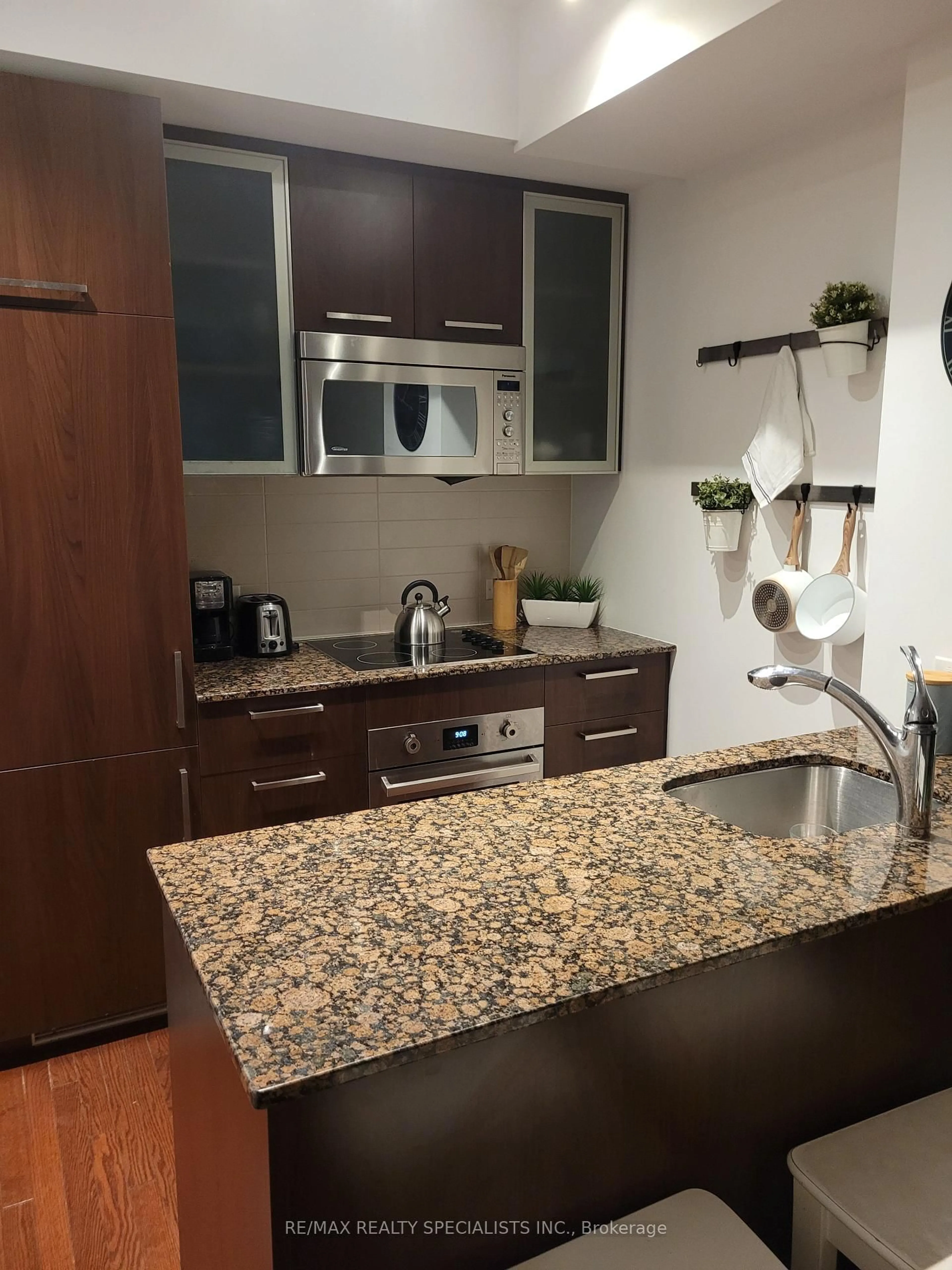 Standard kitchen, unknown for 12 YORK St #703, Toronto Ontario M5J 0A9