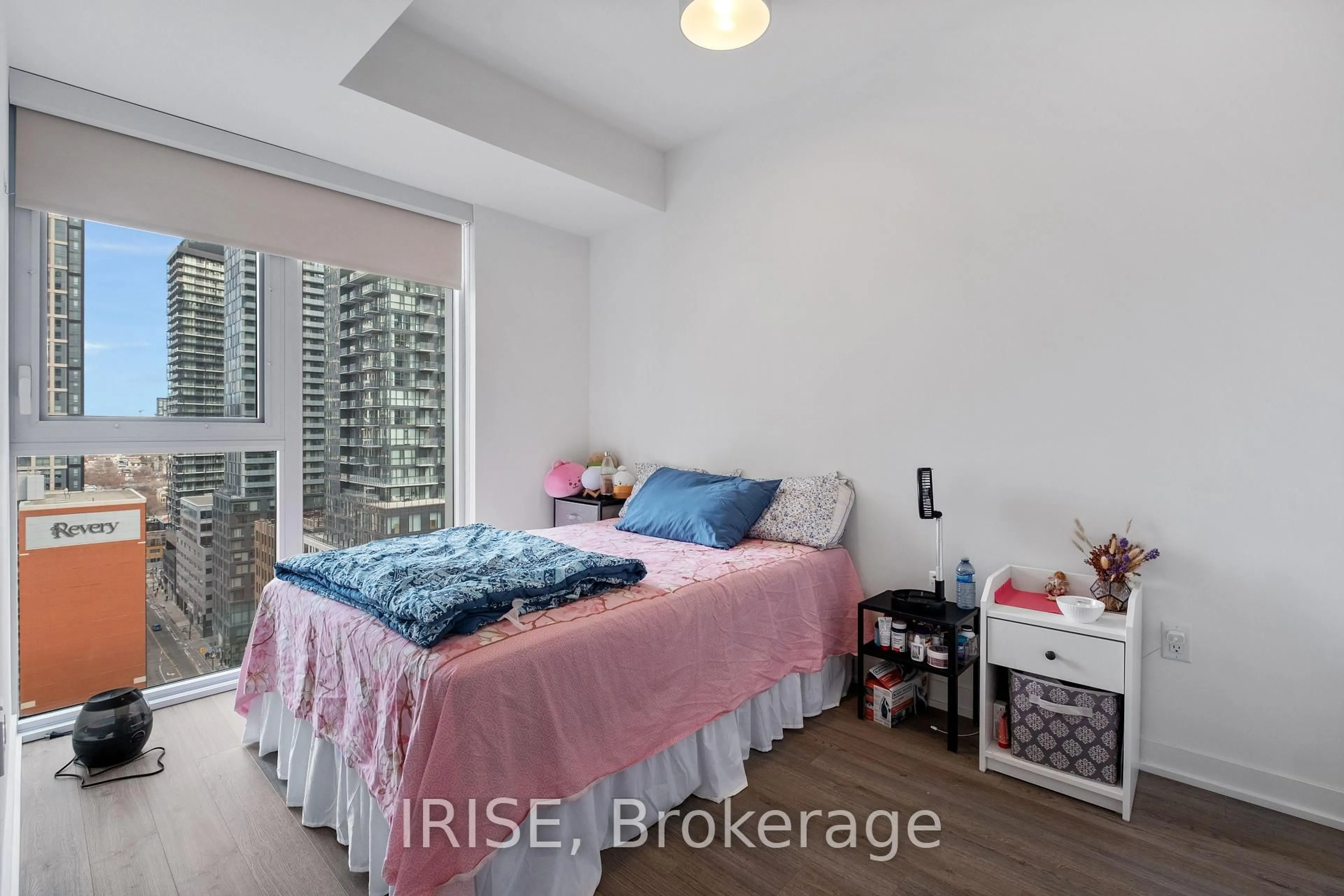 A pic of a room for 357 King St #1702, Toronto Ontario M5V 0S7