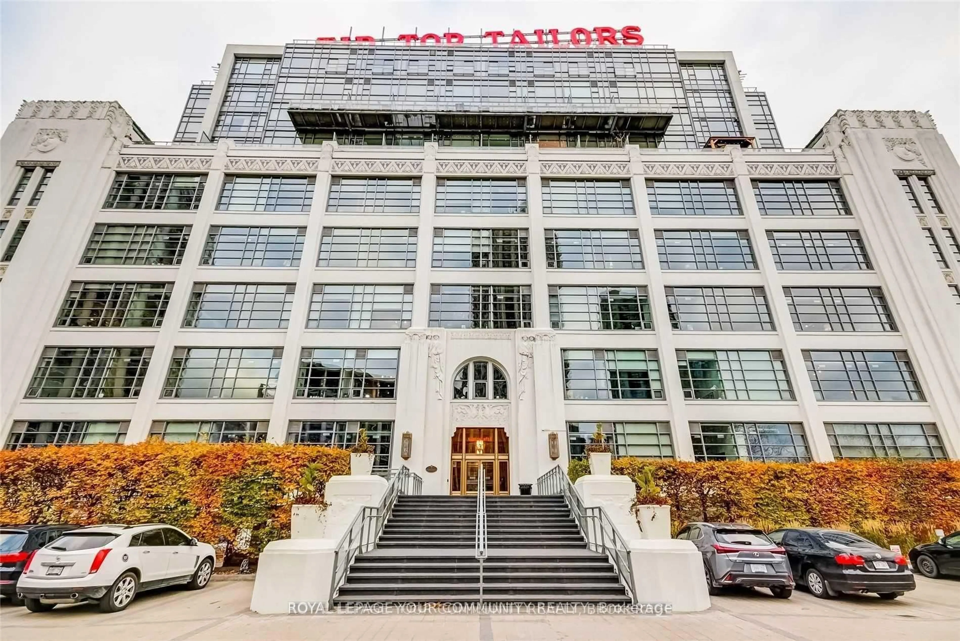 Indoor foyer for 637 Lake Shore Blvd #208, Toronto Ontario M5V 3J6
