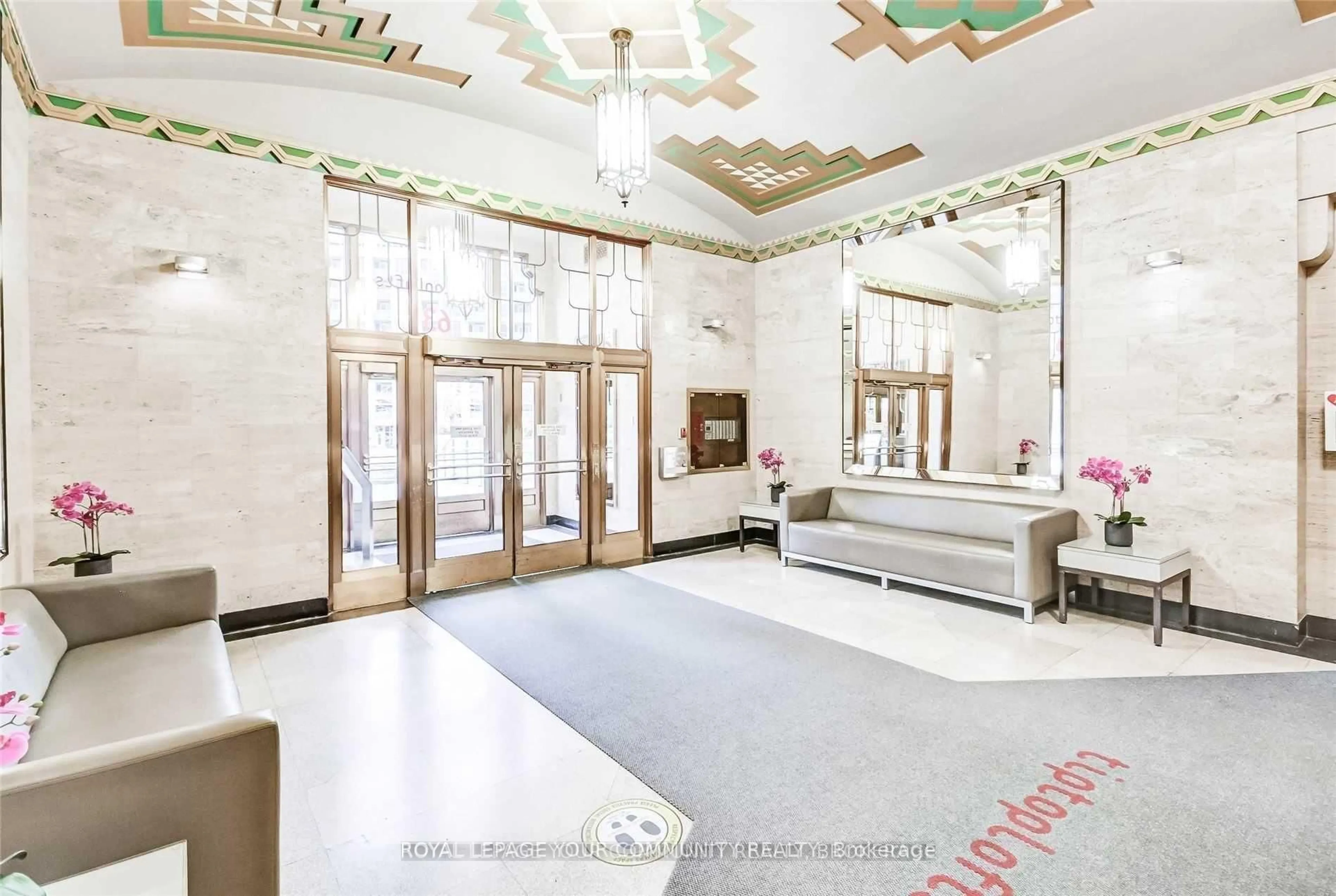 Indoor foyer for 637 Lake Shore Blvd #208, Toronto Ontario M5V 3J6