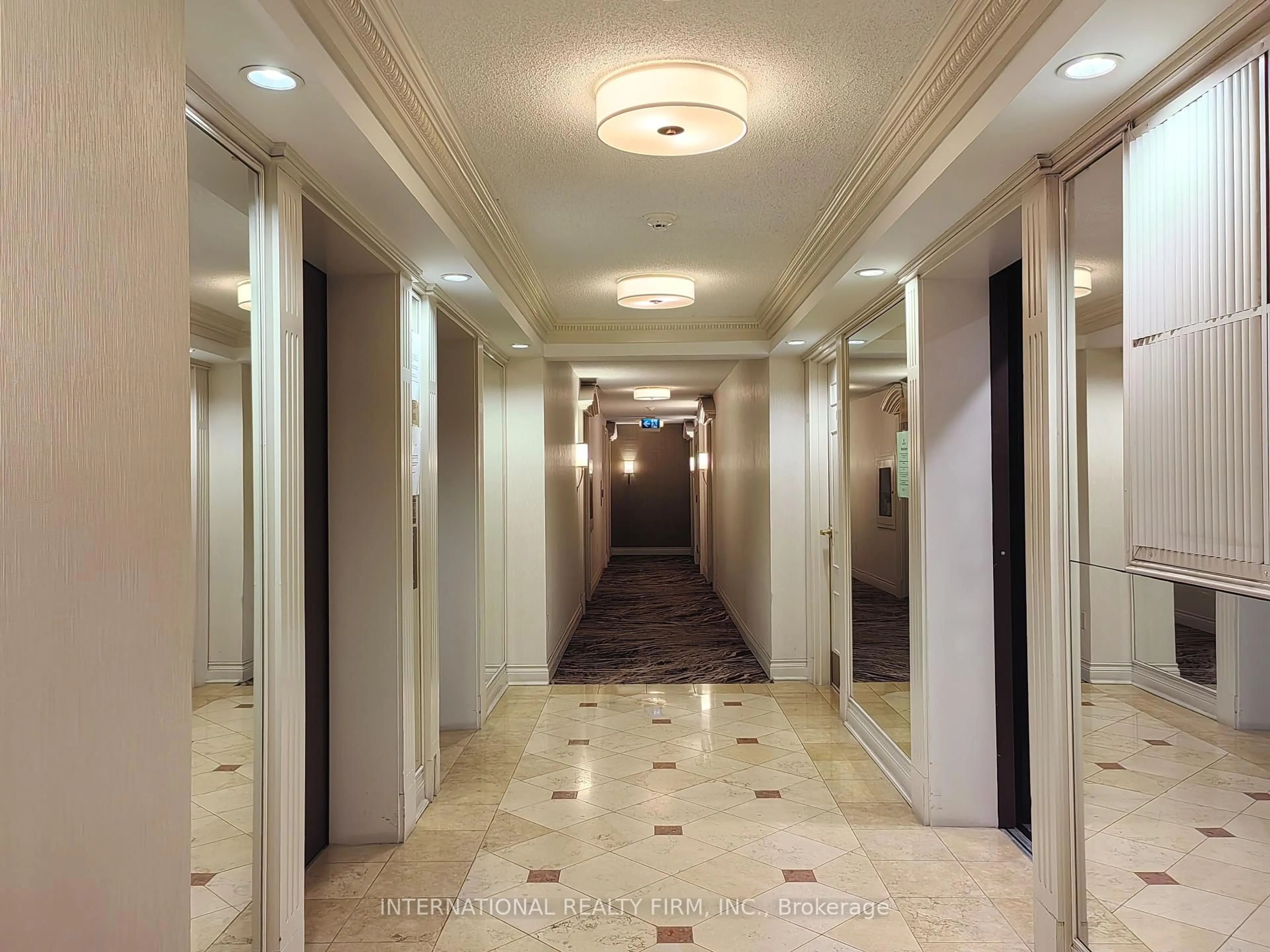 Indoor foyer for 880 Grandview Way #605, Toronto Ontario M2N 7B2