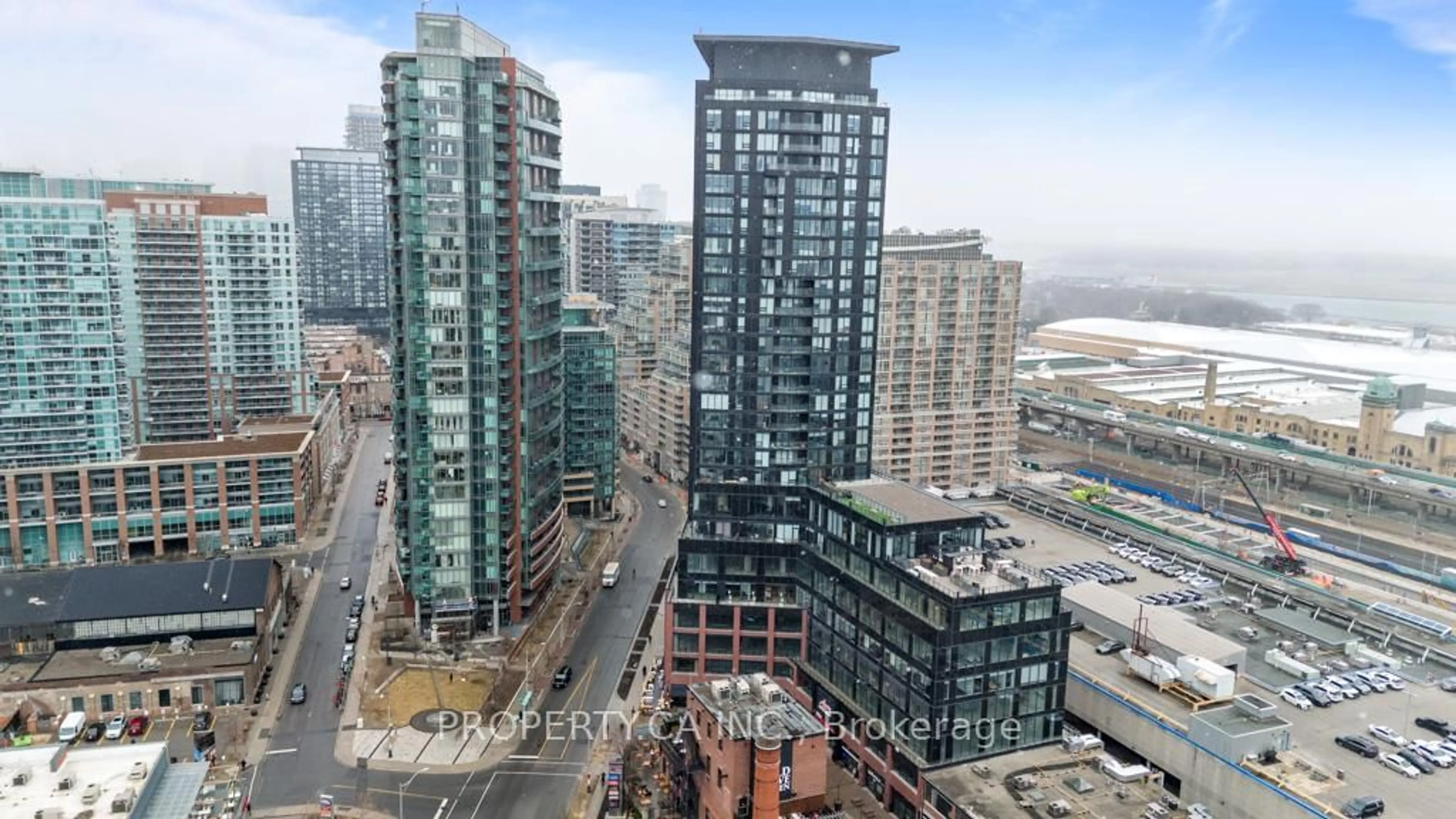 A pic from outside/outdoor area/front of a property/back of a property/a pic from drone, city buildings view from balcony for 135 East Liberty St #1003, Toronto Ontario M6K 0G7