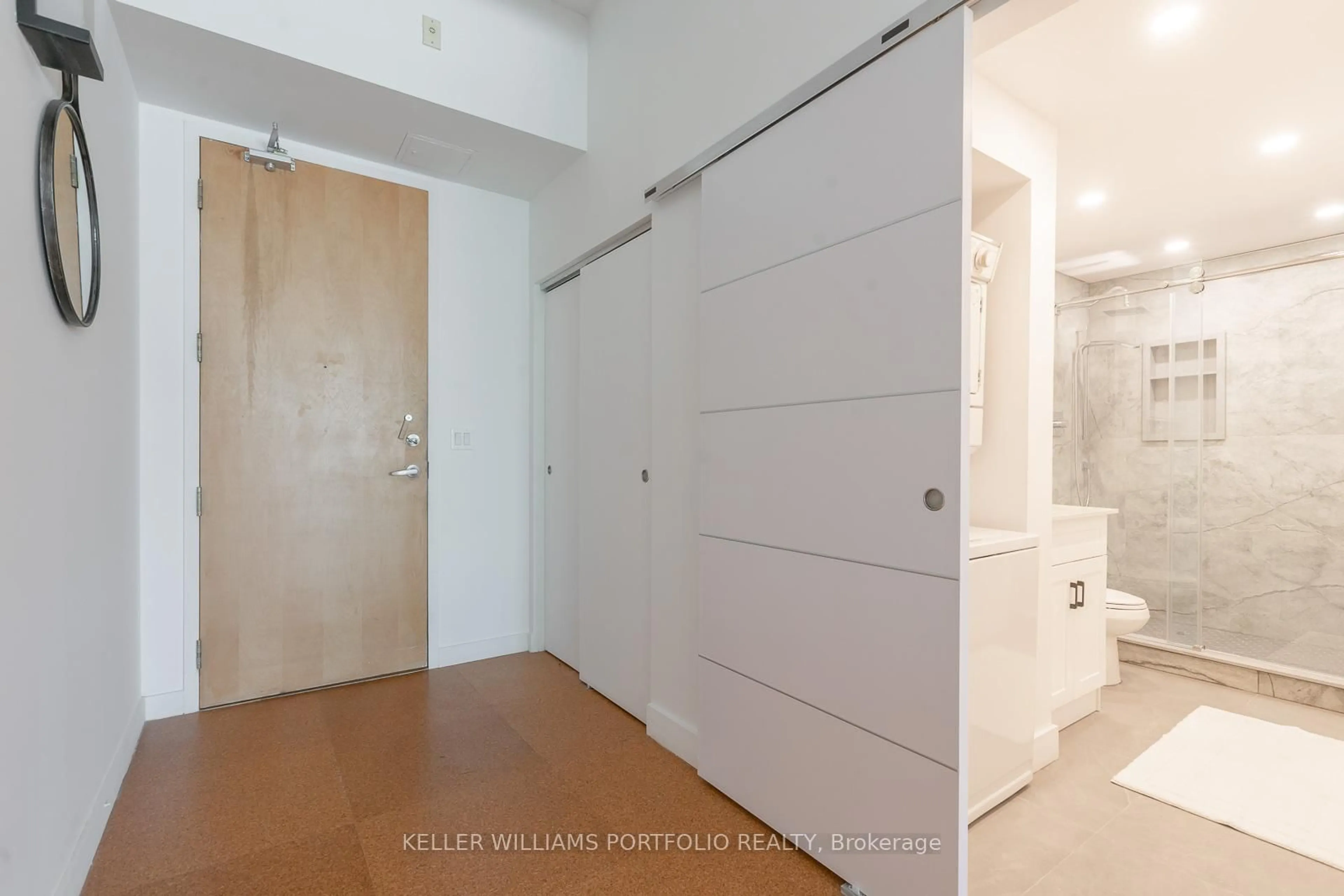 Unknown for 160 Baldwin St #507, Toronto Ontario M5T 3K7
