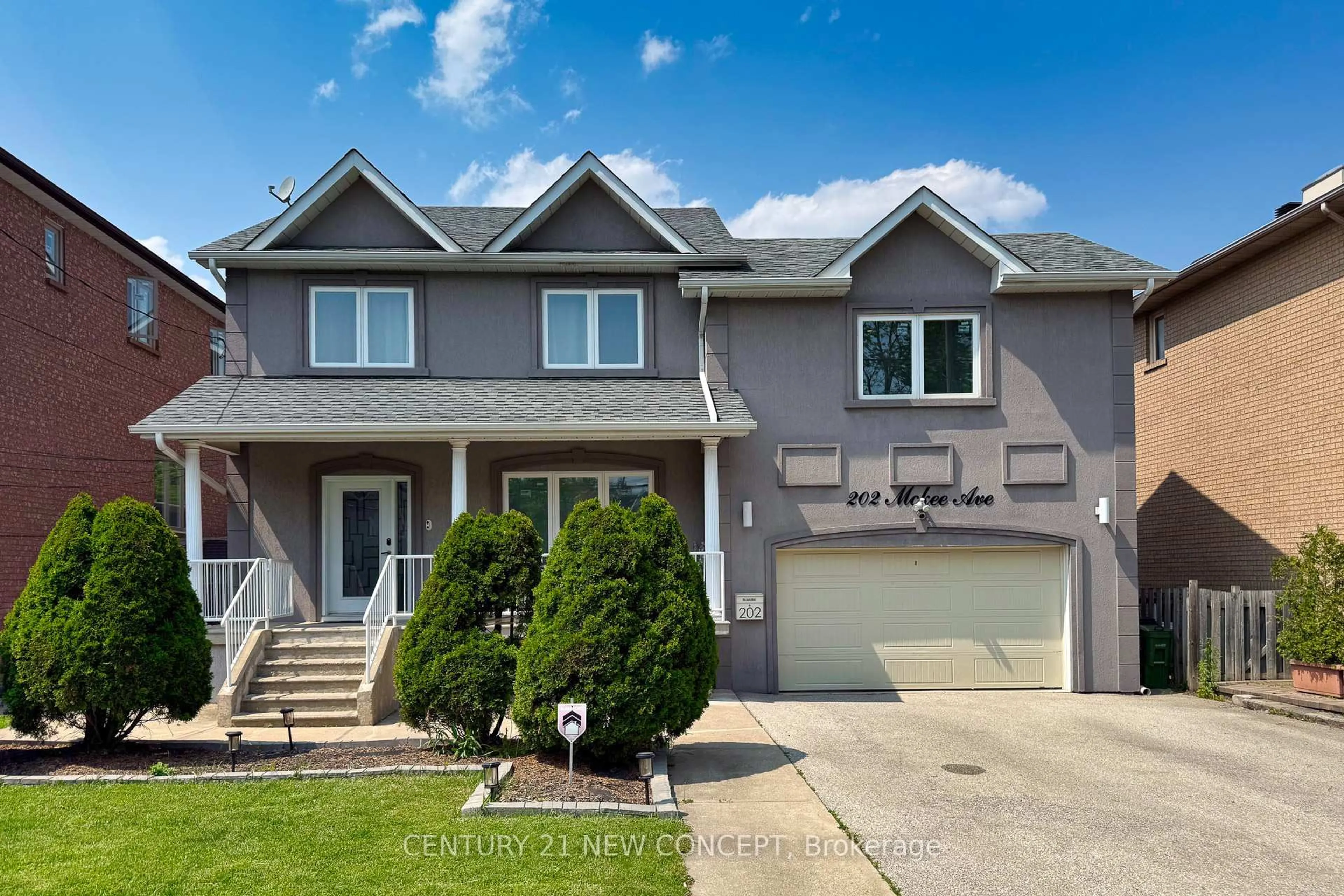 Home with vinyl exterior material, street for 202 Mckee Ave, Toronto Ontario M2N 4C8