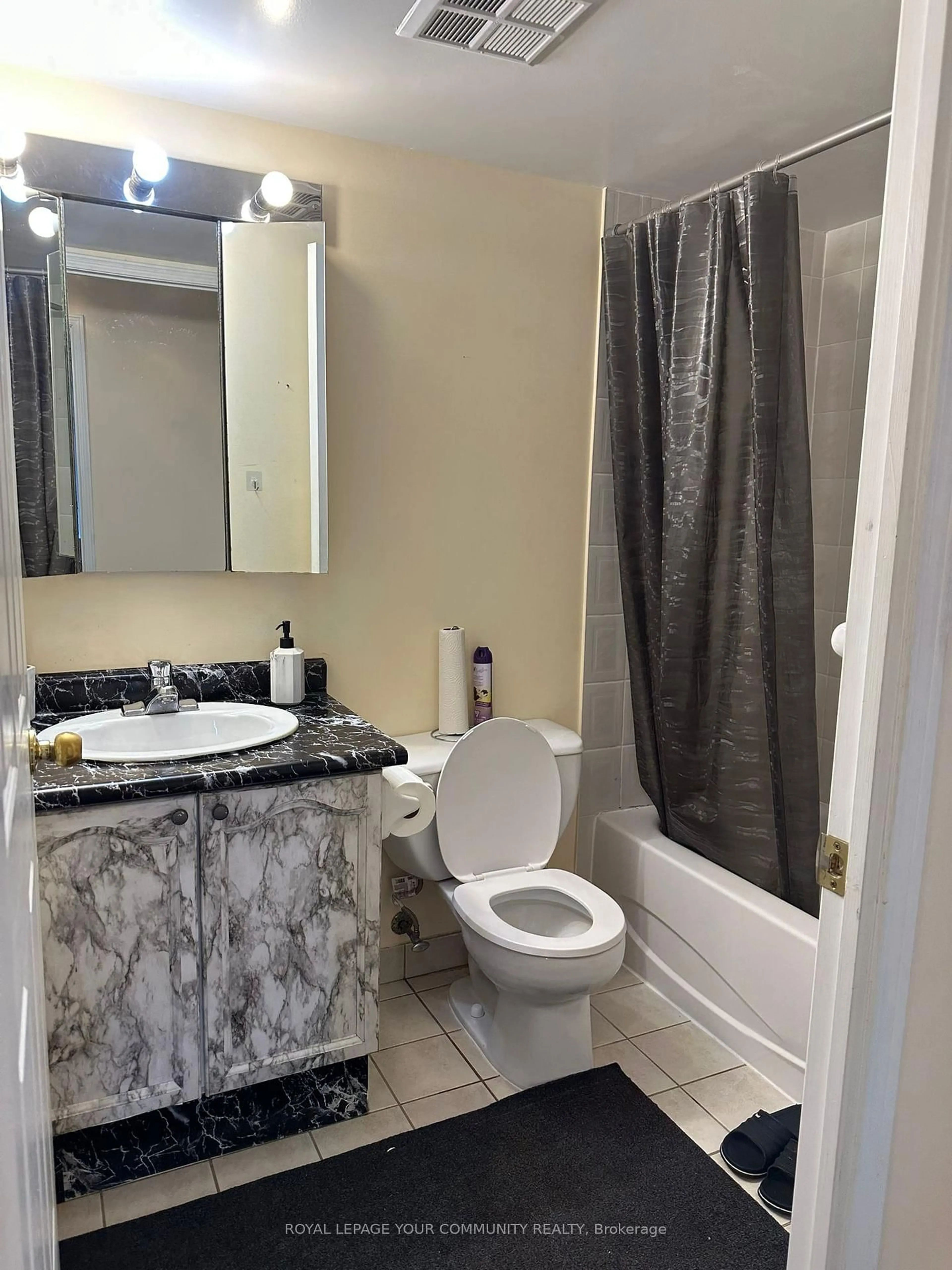 Standard bathroom, unknown for 233 Beecroft Rd #1919, Toronto Ontario M2N 6Z9