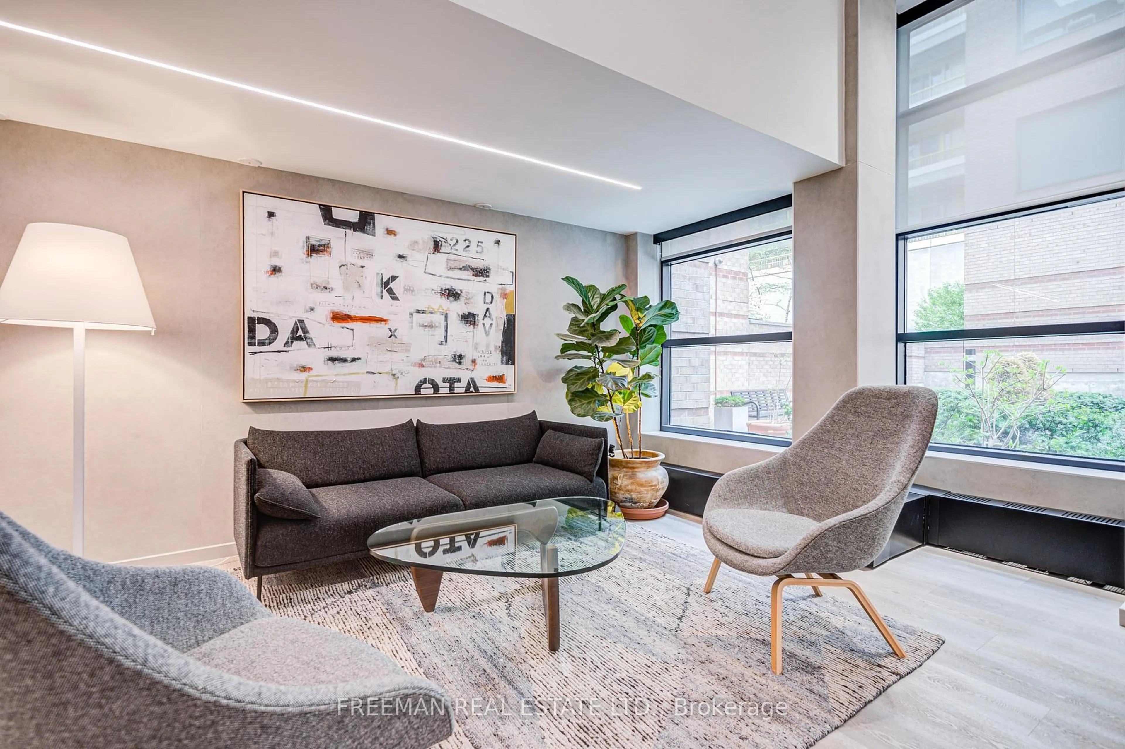 Living room with furniture, unknown for 225 Davenport Rd #512, Toronto Ontario M5R 1J3