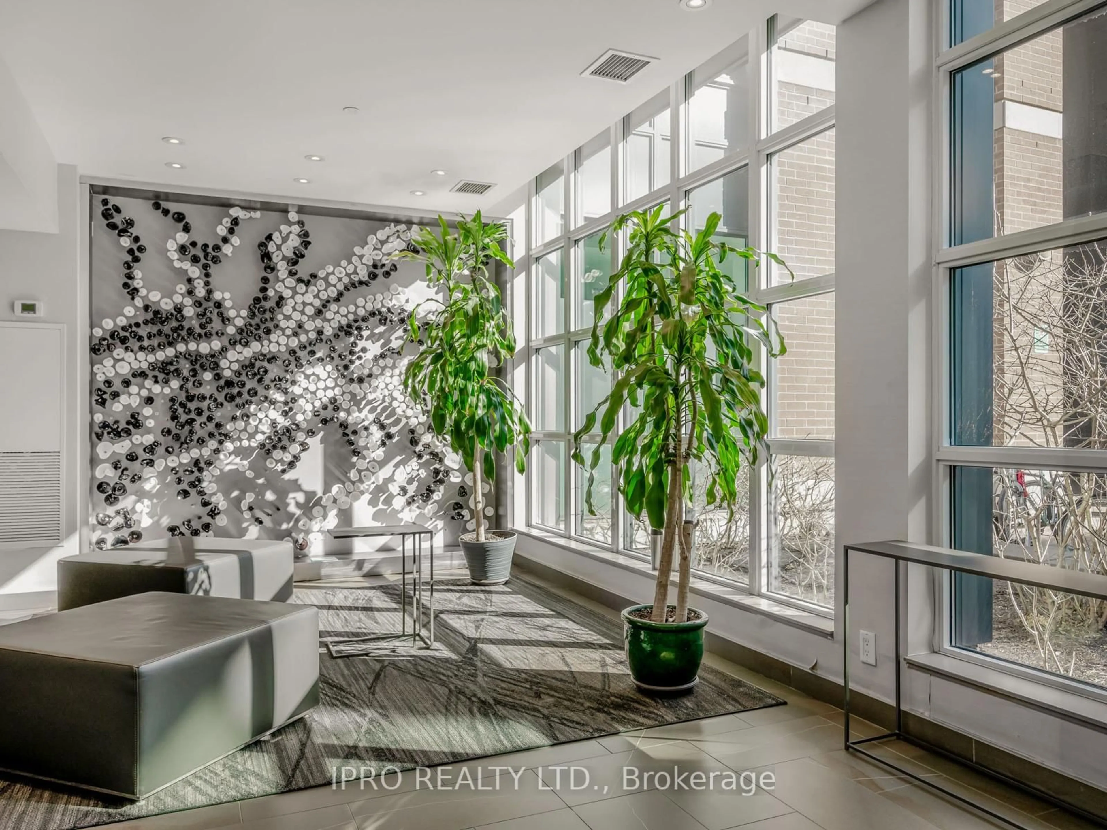 Unknown for 1169 Queen St #206, Toronto Ontario M6J 1J4