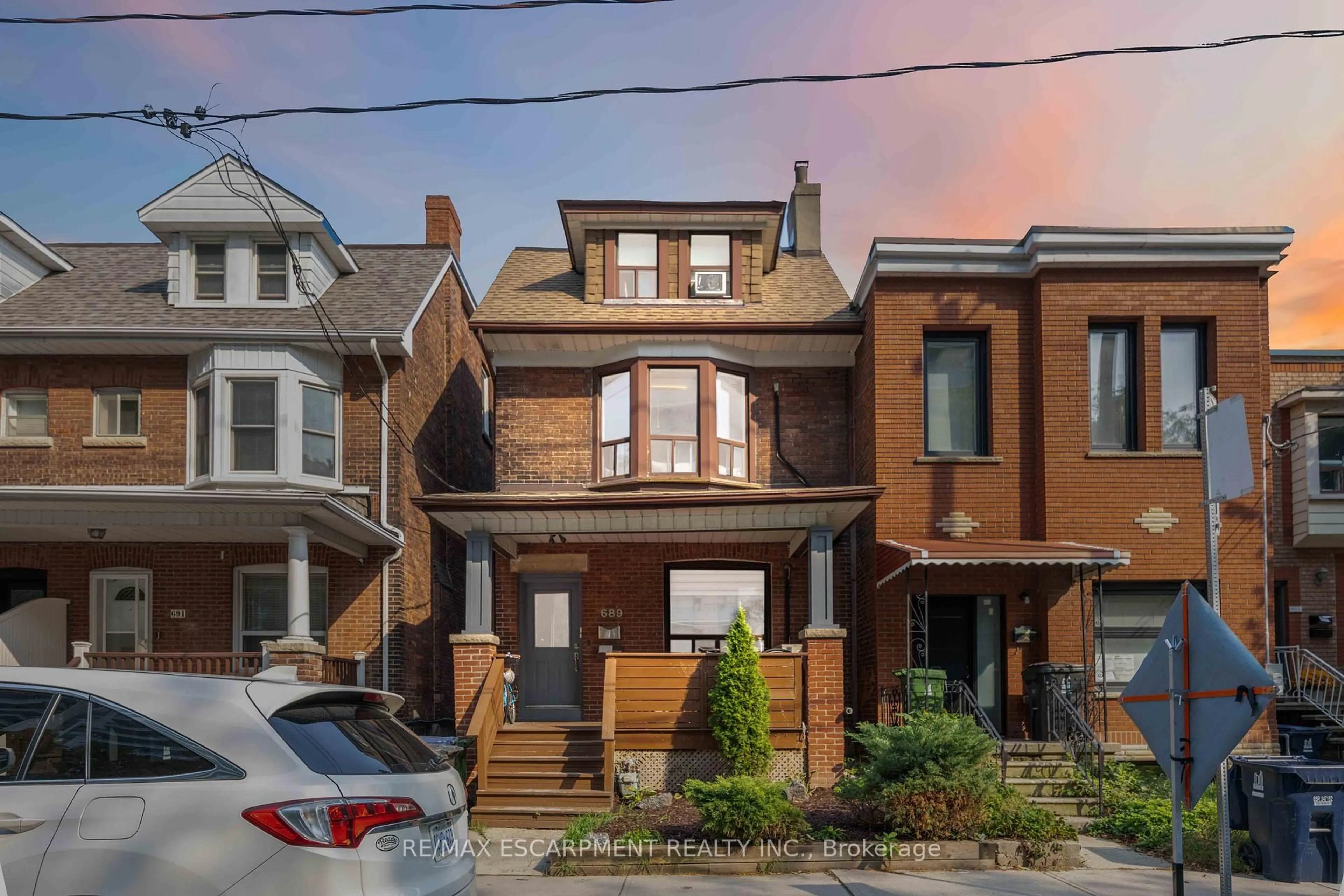 Home with brick exterior material, street for 689 Dovercourt Rd, Toronto Ontario M6H 2W7