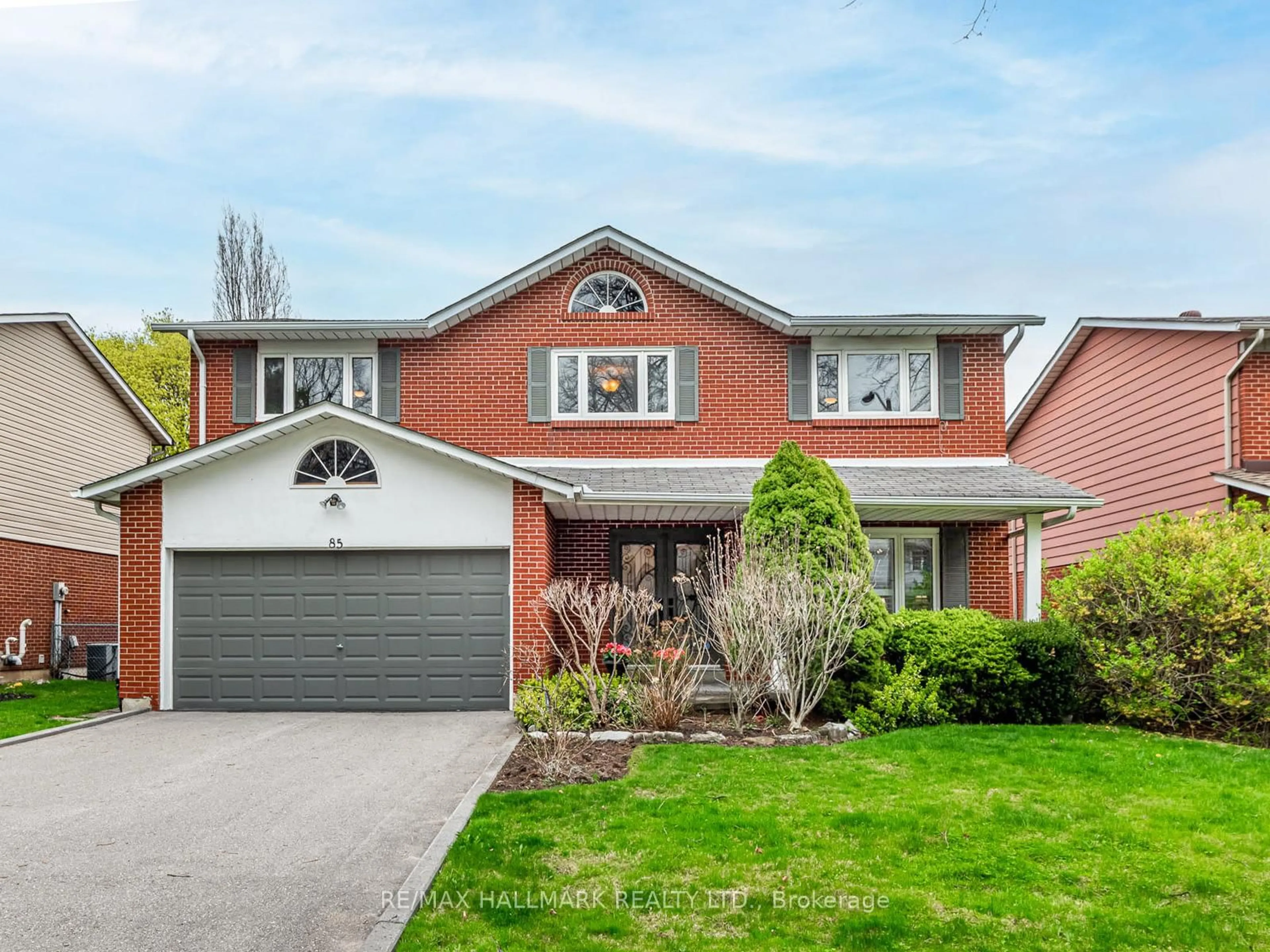 Home with brick exterior material, street for 85 Ames Circ, Toronto Ontario M3B 3C2