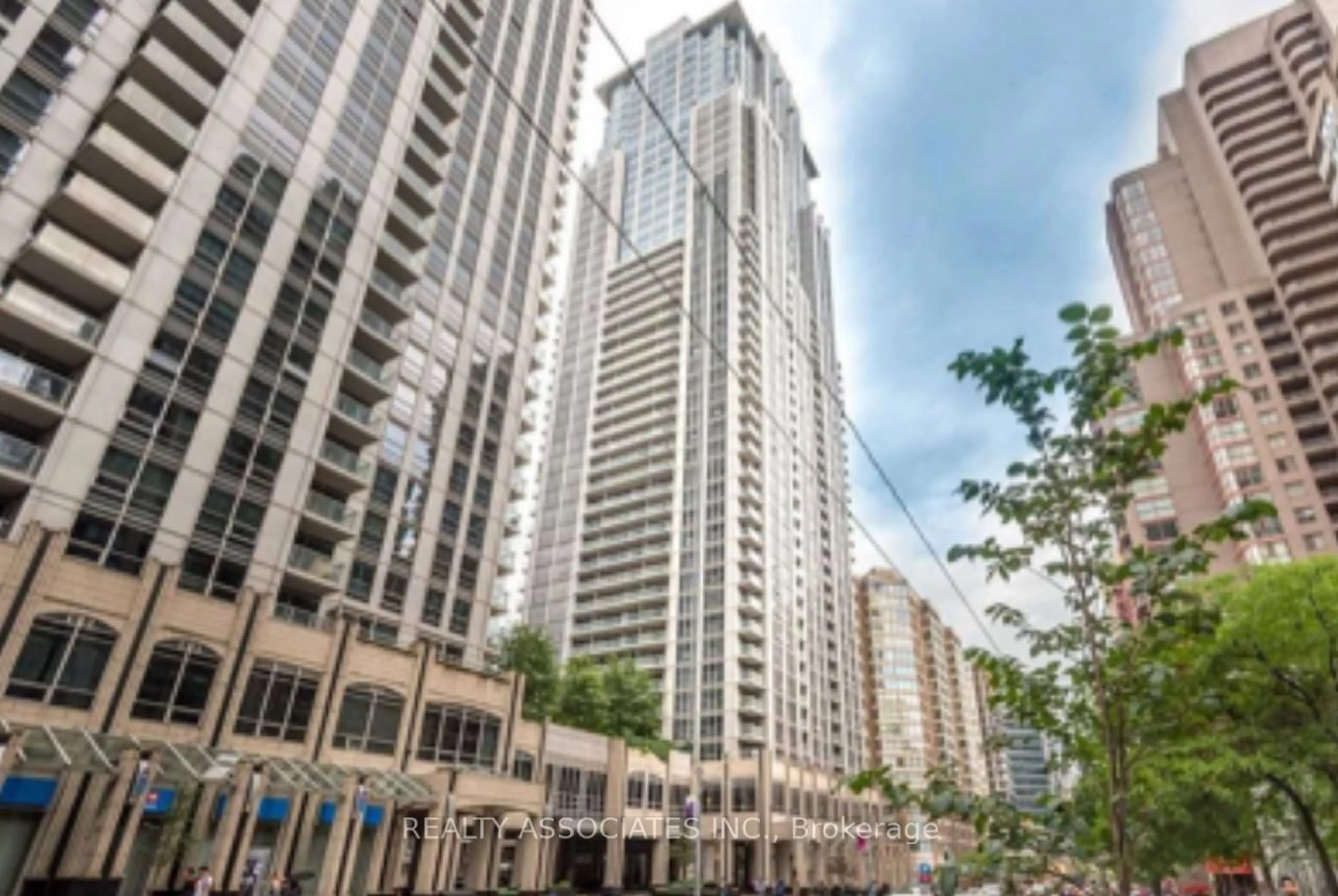Unknown for 761 Bay St #2702, Toronto Ontario M5G 2R2