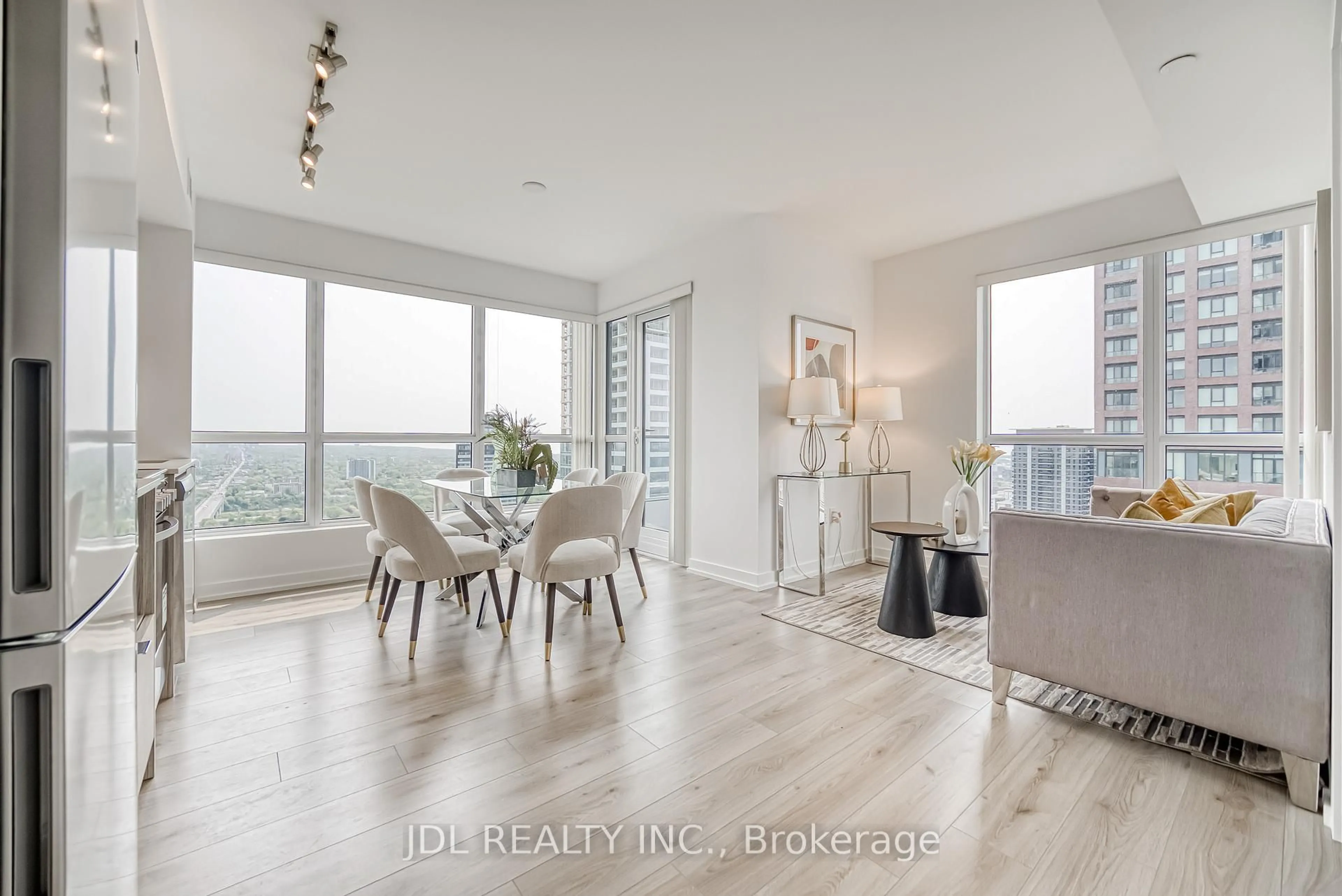 Unknown for 395 Bloor St #3910, Toronto Ontario M4W 1H7