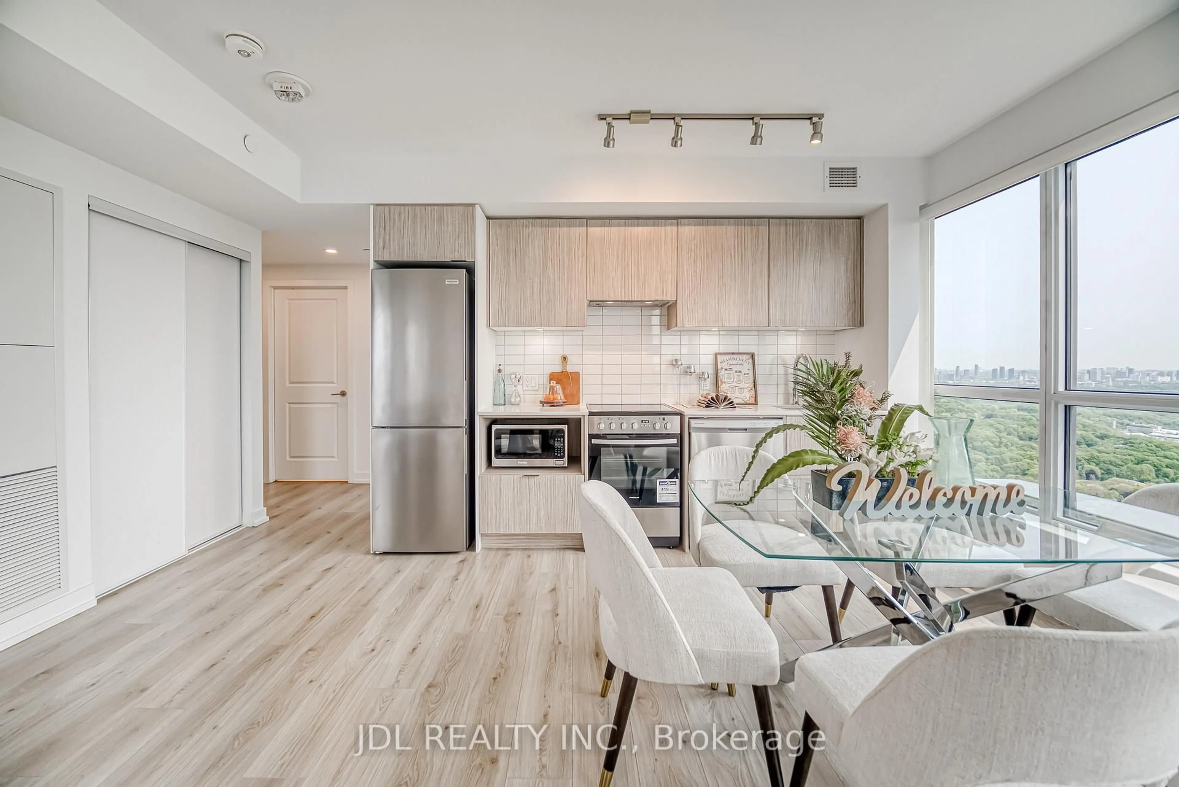 Open concept kitchen, unknown for 395 Bloor St #3910, Toronto Ontario M4W 1H7