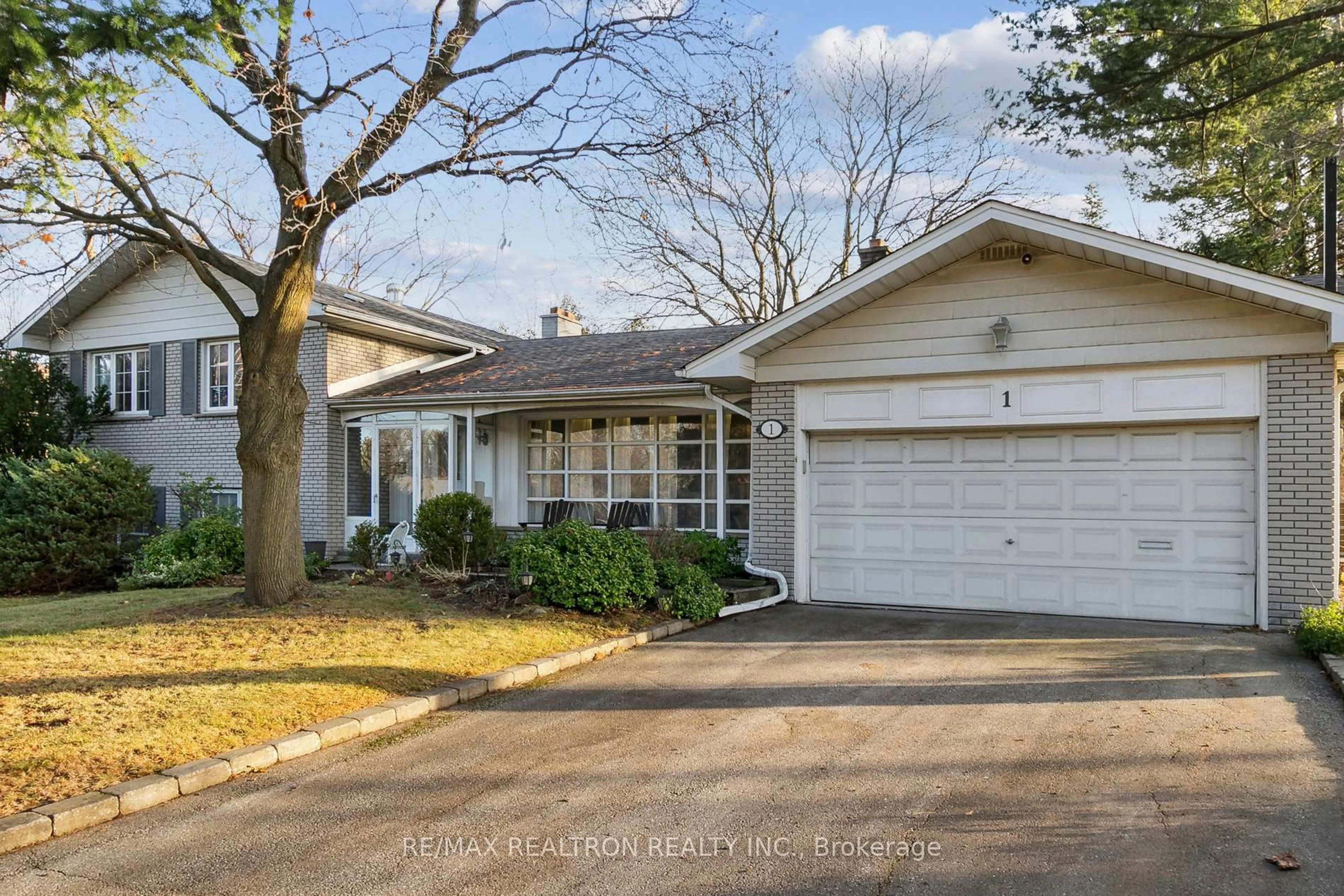 Home with brick exterior material, street for 1 Wilket Rd, Toronto Ontario M2L 1N7