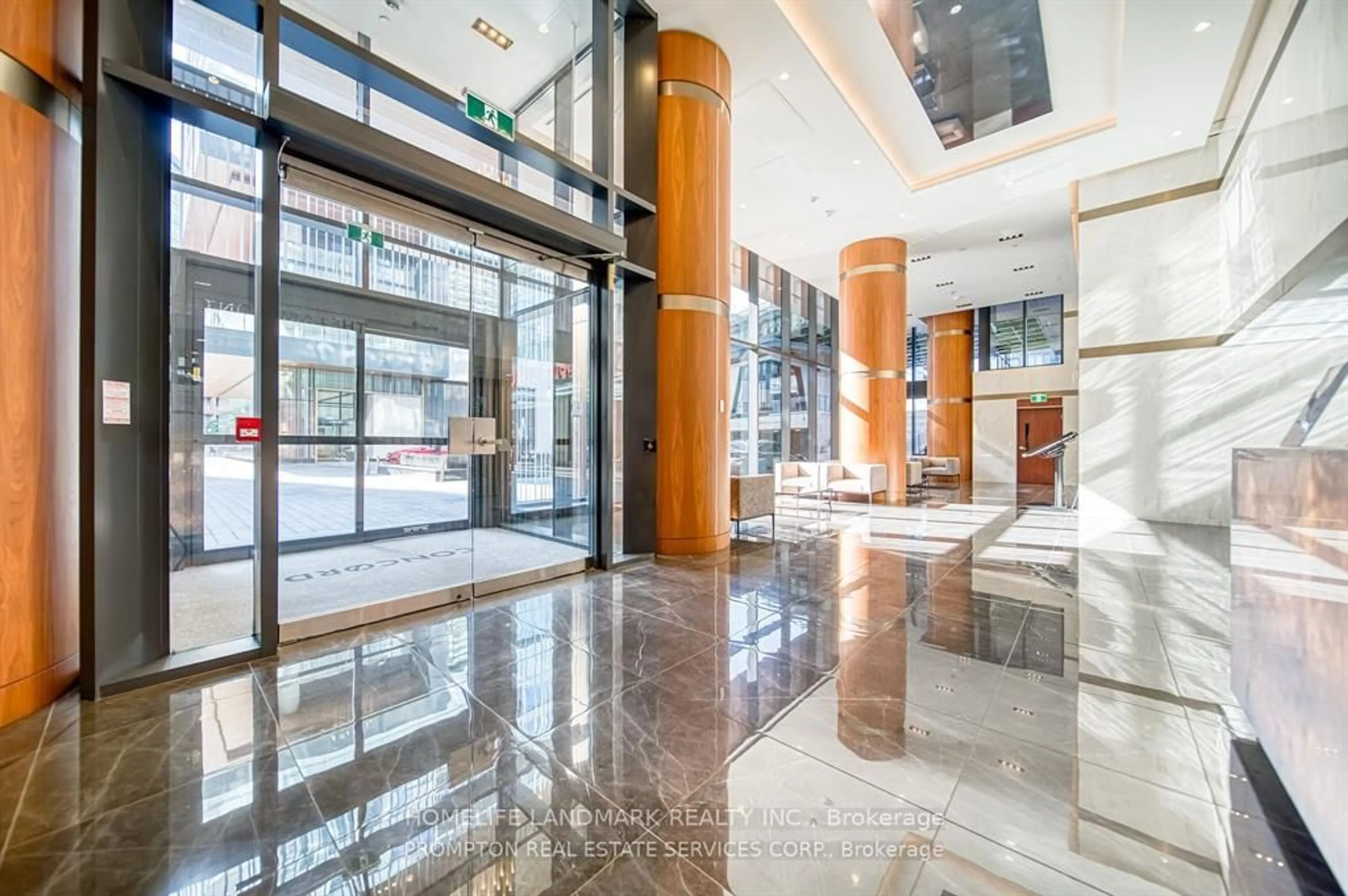 Lobby for 17 Bathurst St #3703, Toronto Ontario M5V 0N1