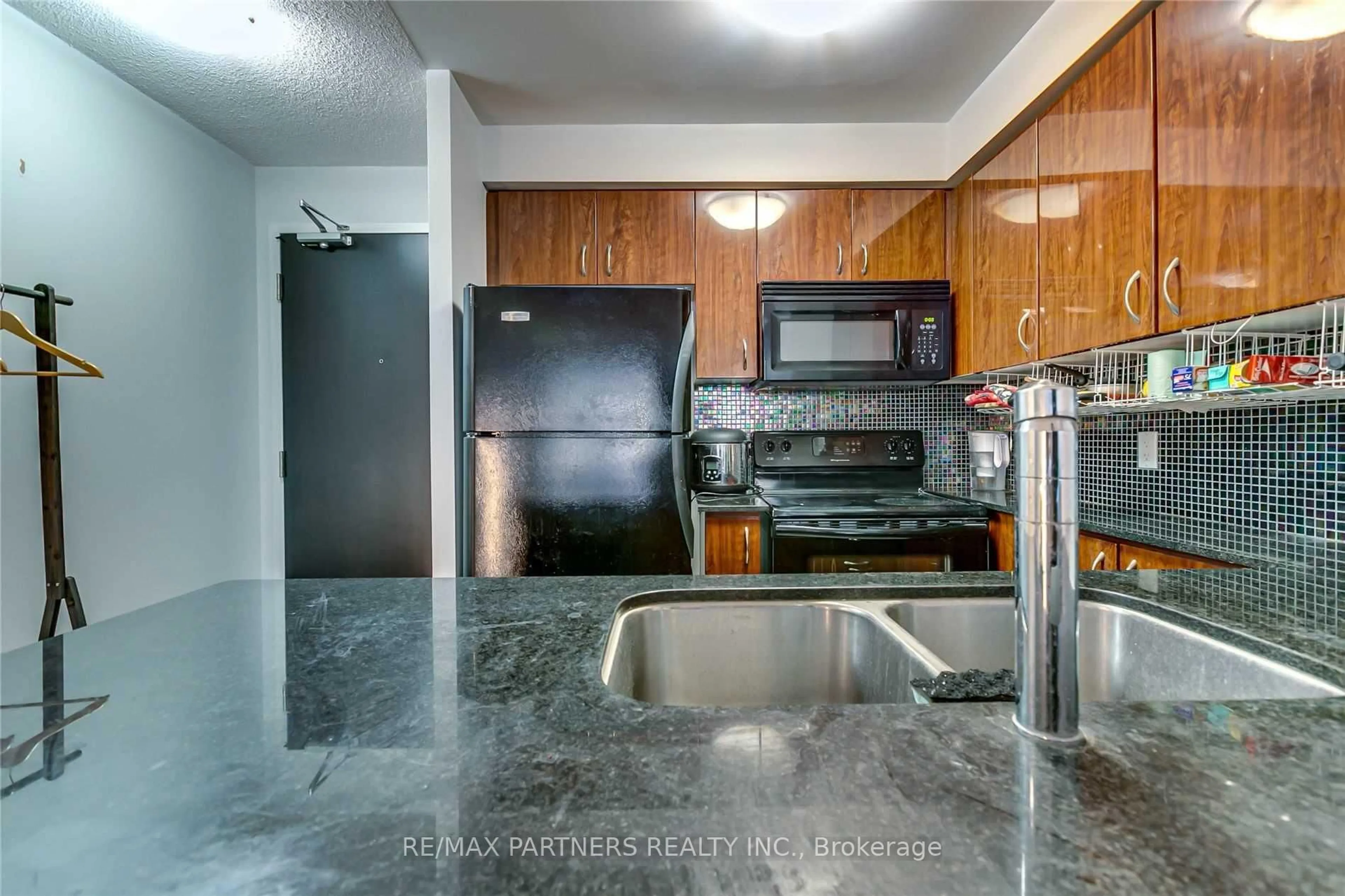 Standard kitchen, unknown for 5791 Yonge St #606, Toronto Ontario M2M 0A8