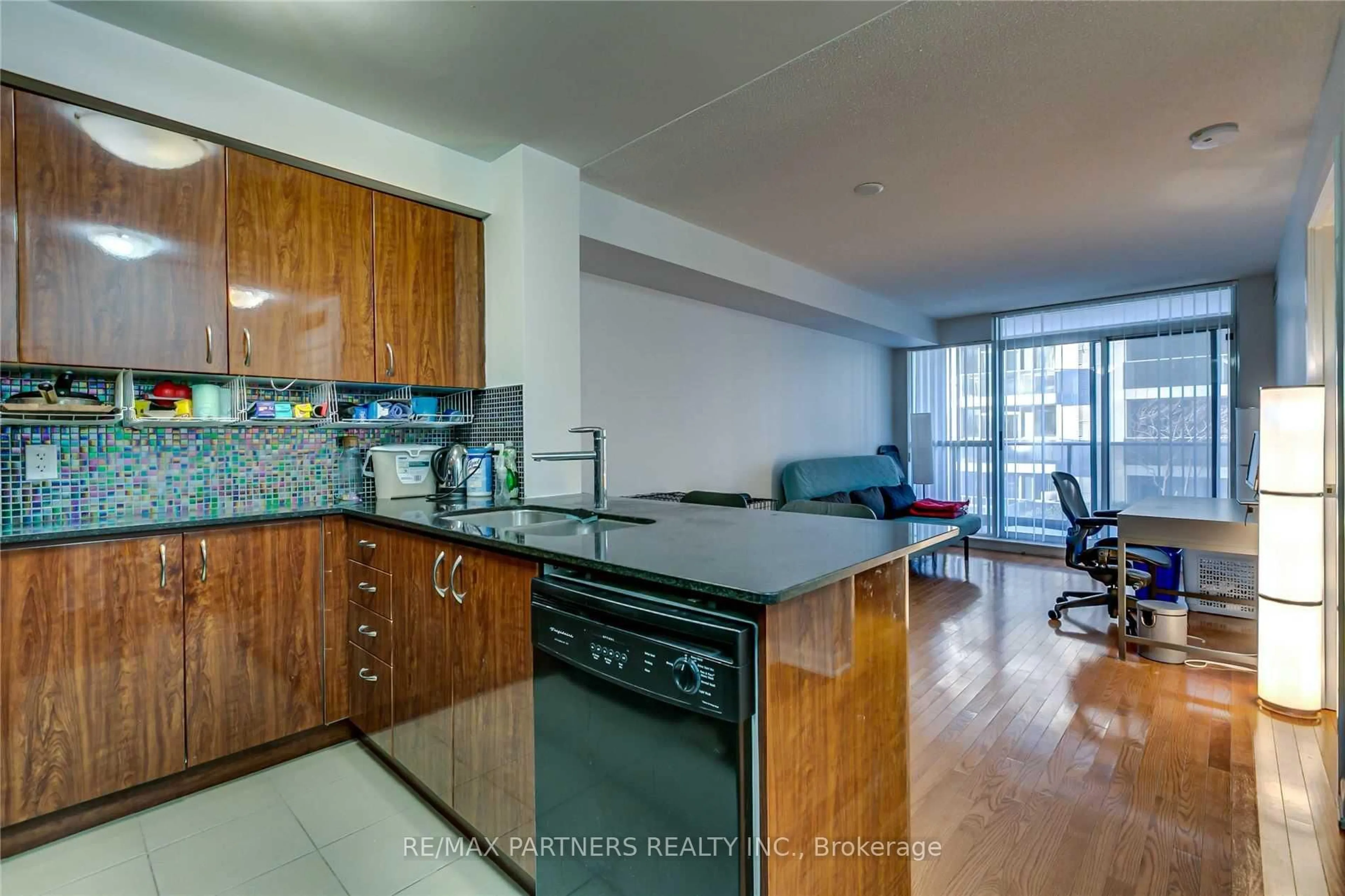 Standard kitchen, unknown for 5791 Yonge St #606, Toronto Ontario M2M 0A8