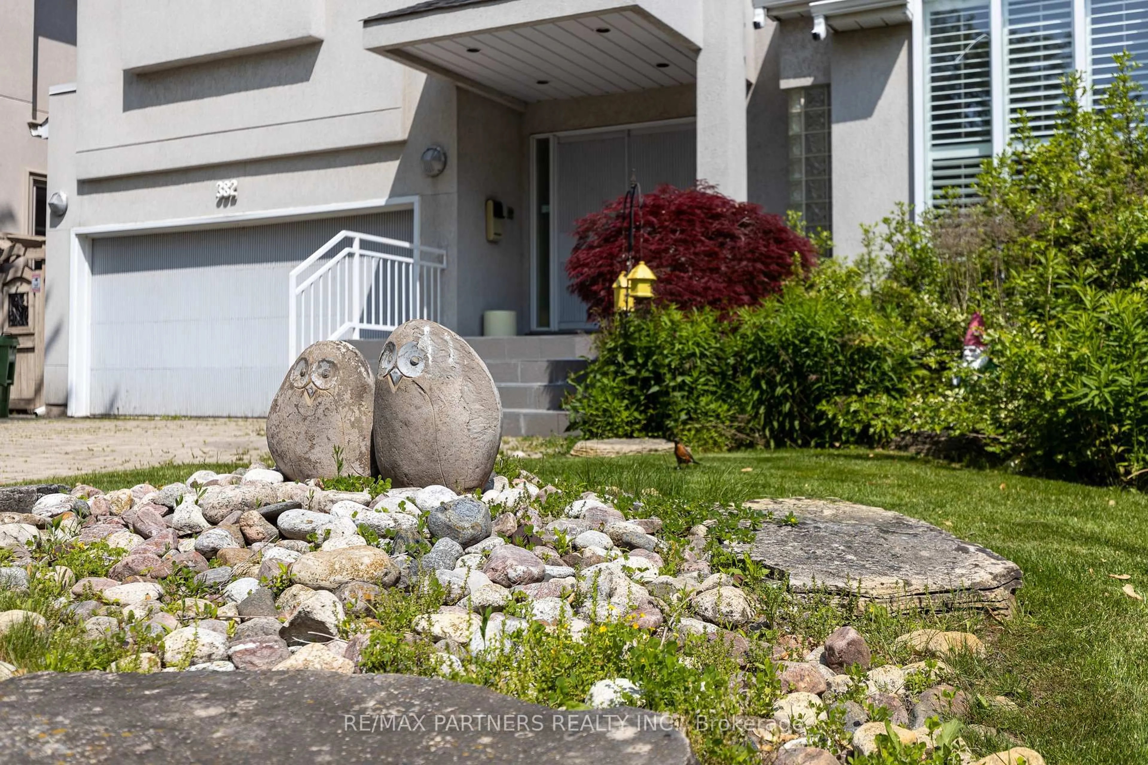 Patio, street for 382 Parkview Ave, Toronto Ontario M2N 3Z8