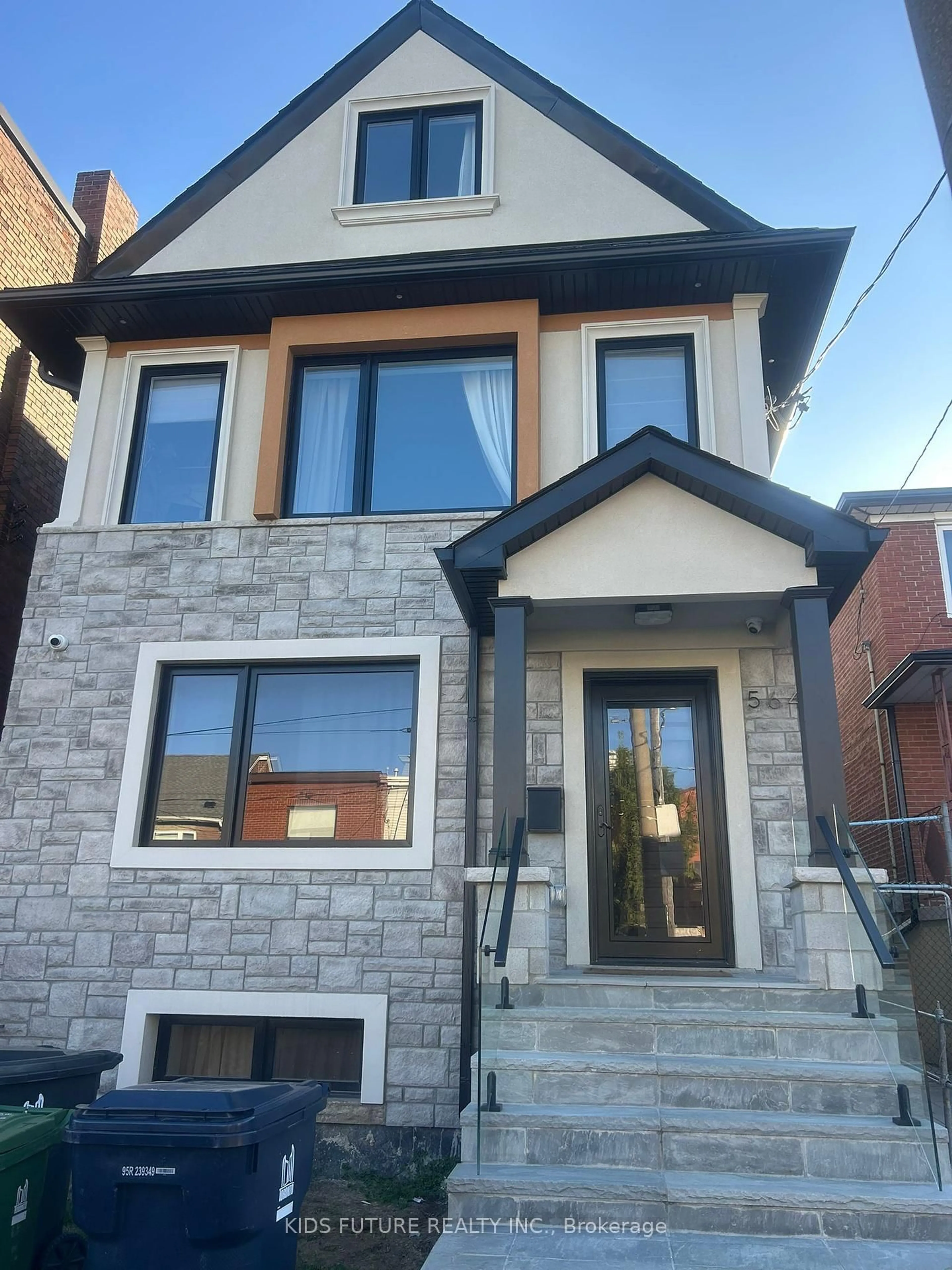 Home with brick exterior material, street for 564 Dufferin St, Toronto Ontario M6K 2A9