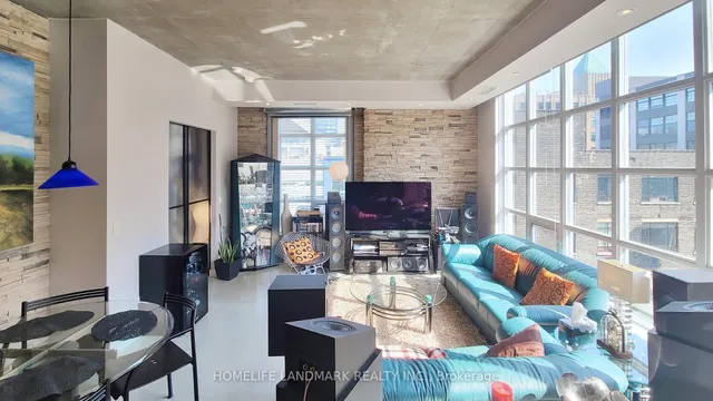 Additional image 37 of 23 Brant St Unit 712