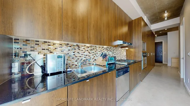 Additional image 30 of 23 Brant St Unit 712