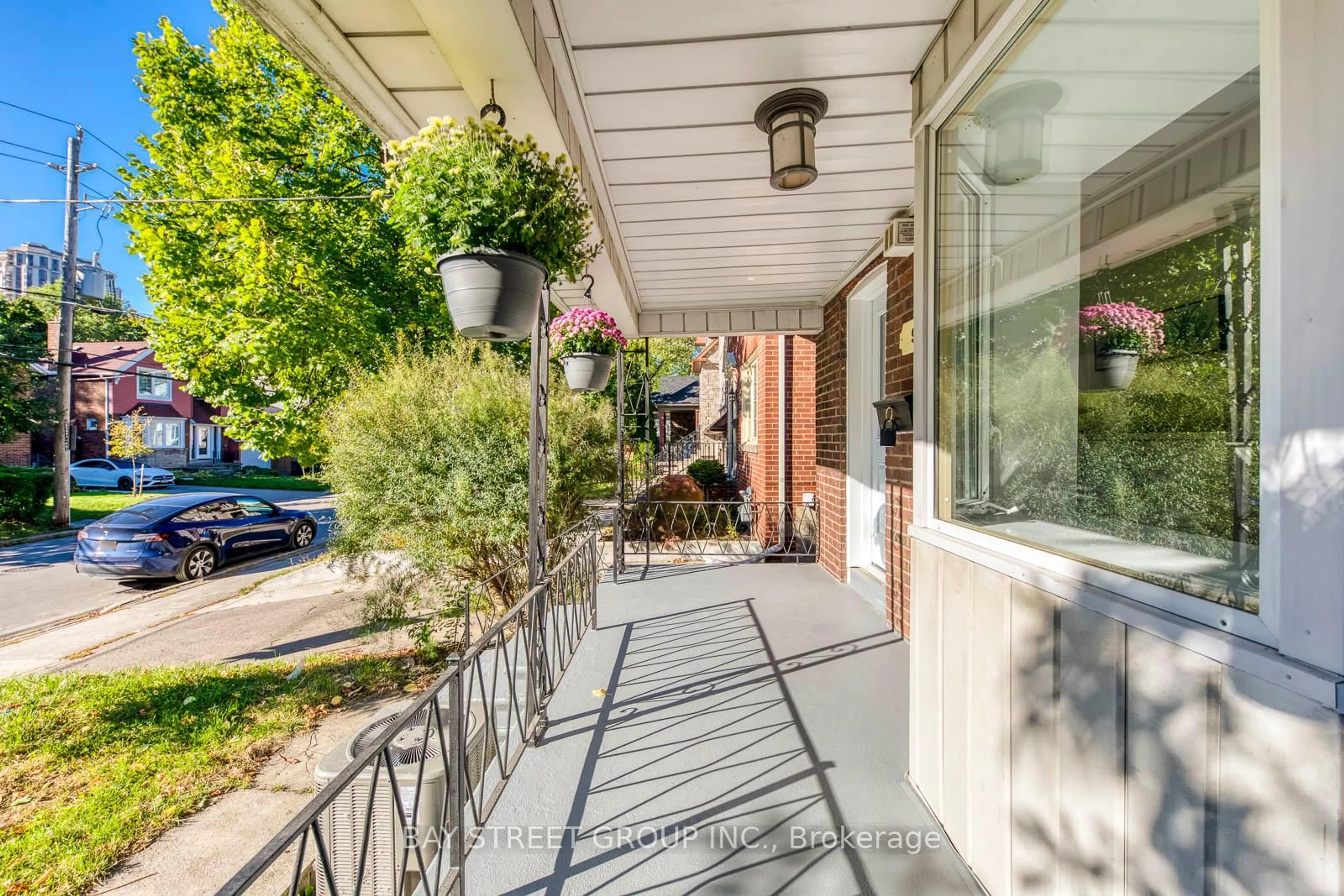 Unknown for 90 Avondale Ave, Toronto Ontario M2N 2V2