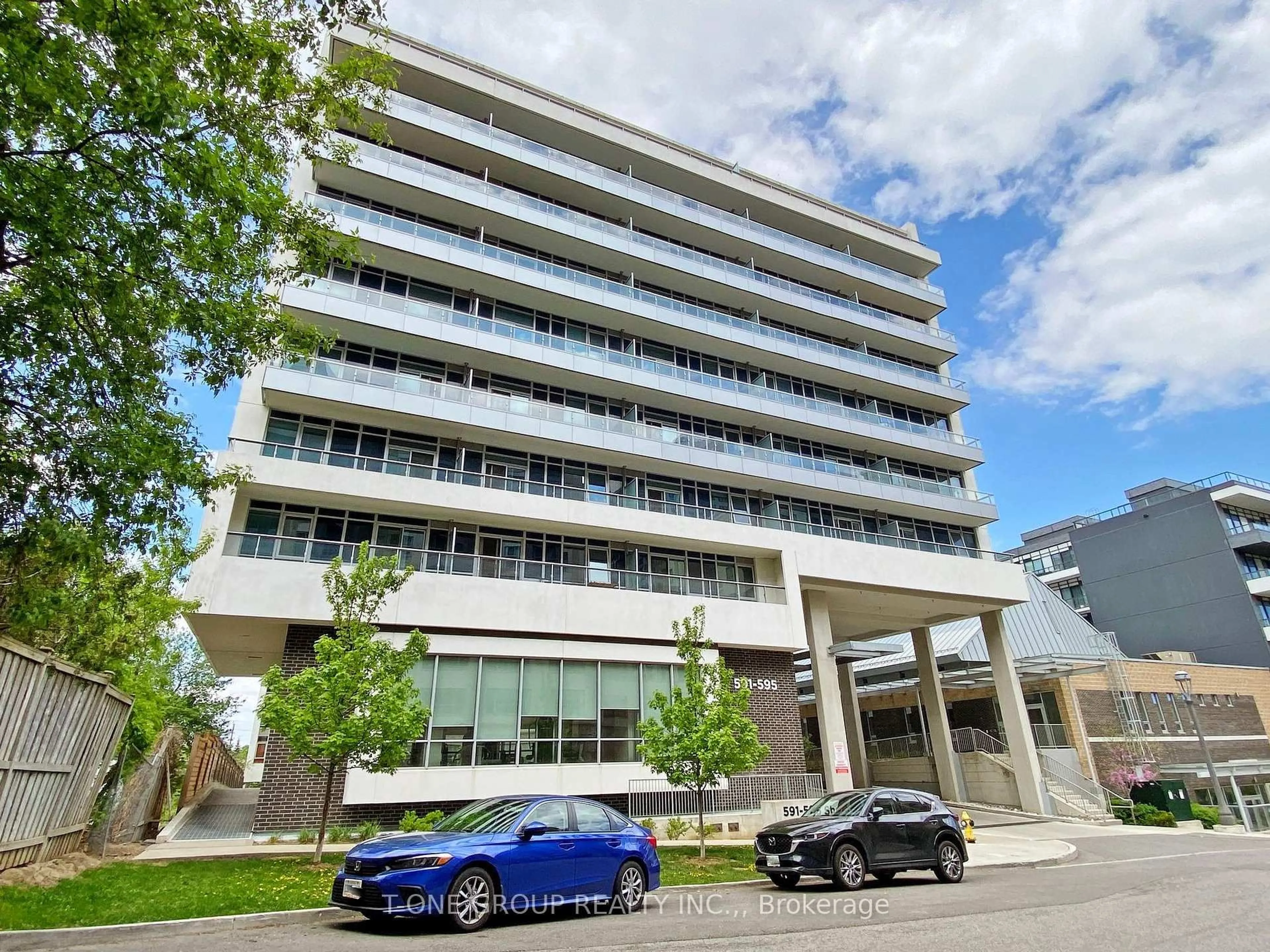 Indoor foyer for 591 Sheppard Ave #517, Toronto Ontario M2K 0G2