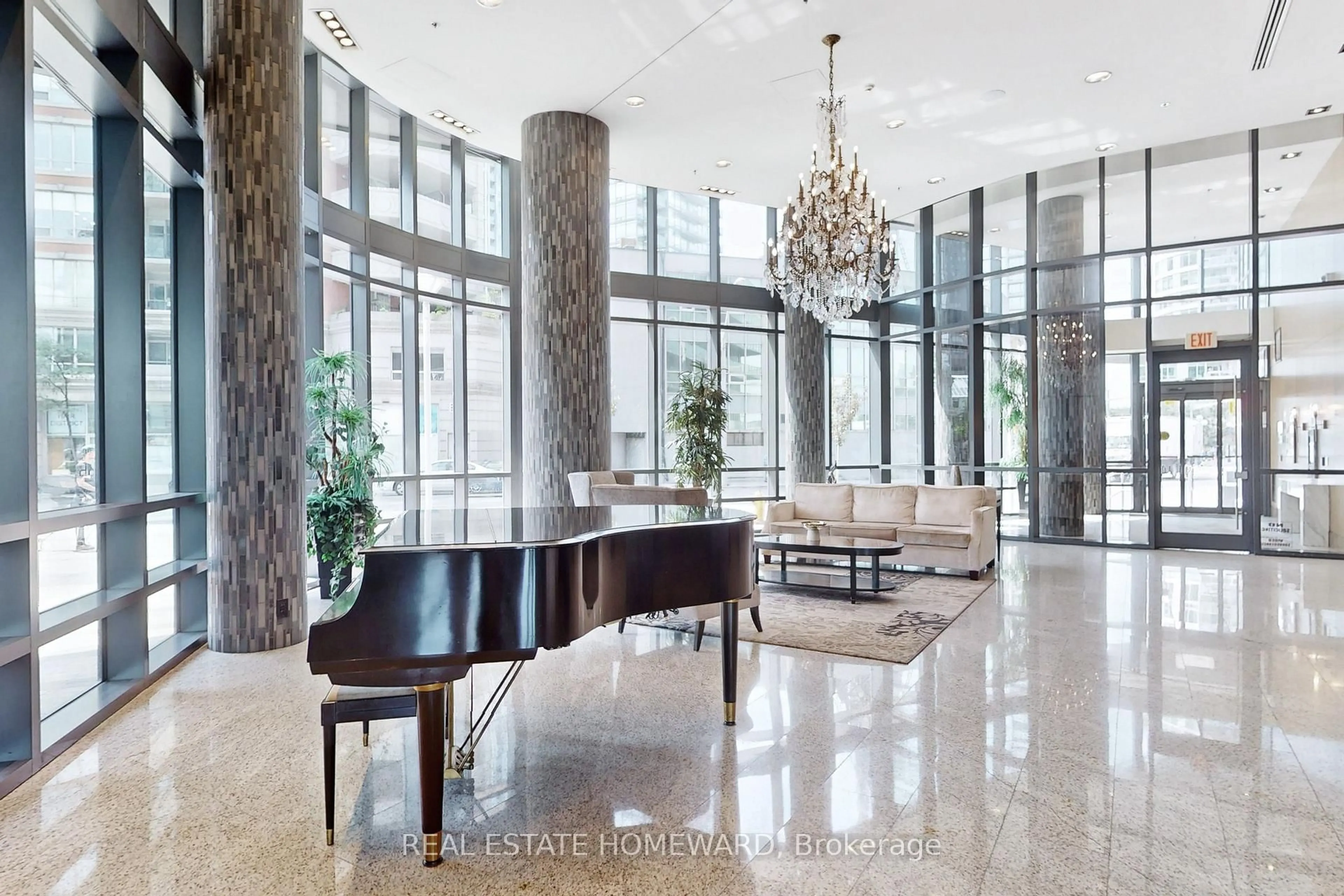 Lobby for 825 Church St #506, Toronto Ontario M4W 3Z4