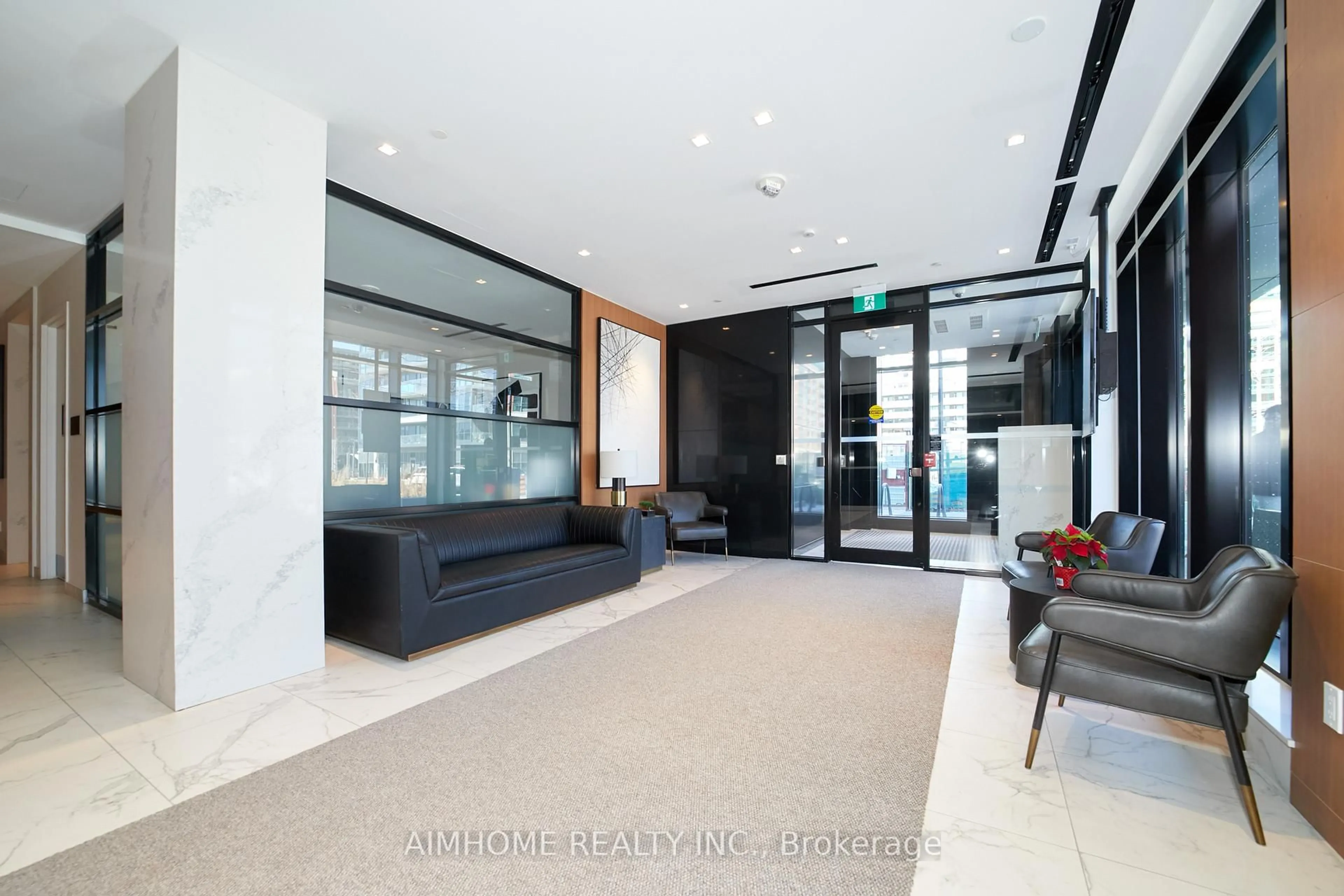 Indoor foyer for 8 Tippett Rd #1510, Toronto Ontario M3H 0E7