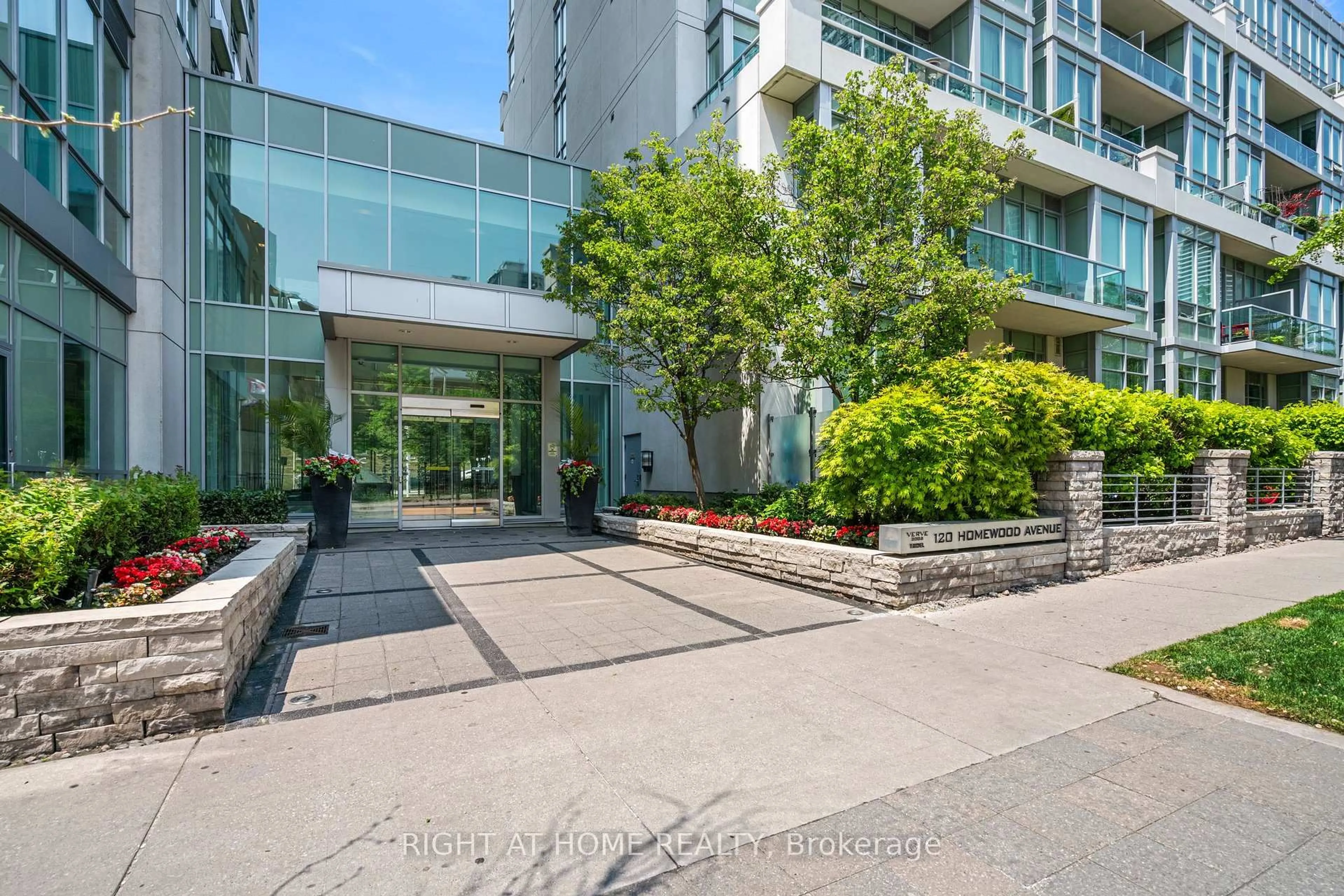 Indoor foyer for 120 Homewood Ave #3302, Toronto Ontario M4Y 2J3