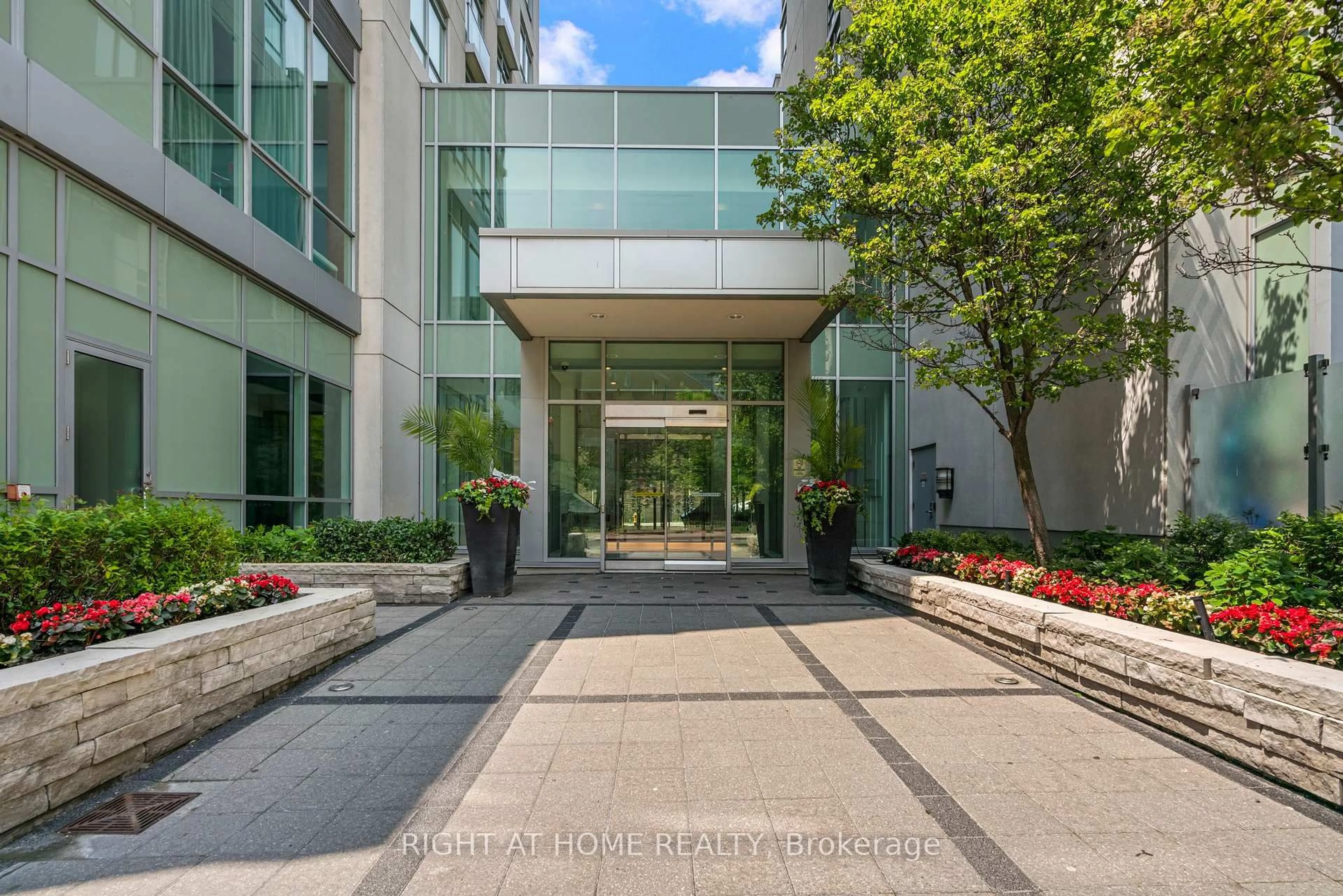Indoor foyer for 120 Homewood Ave #3302, Toronto Ontario M4Y 2J3