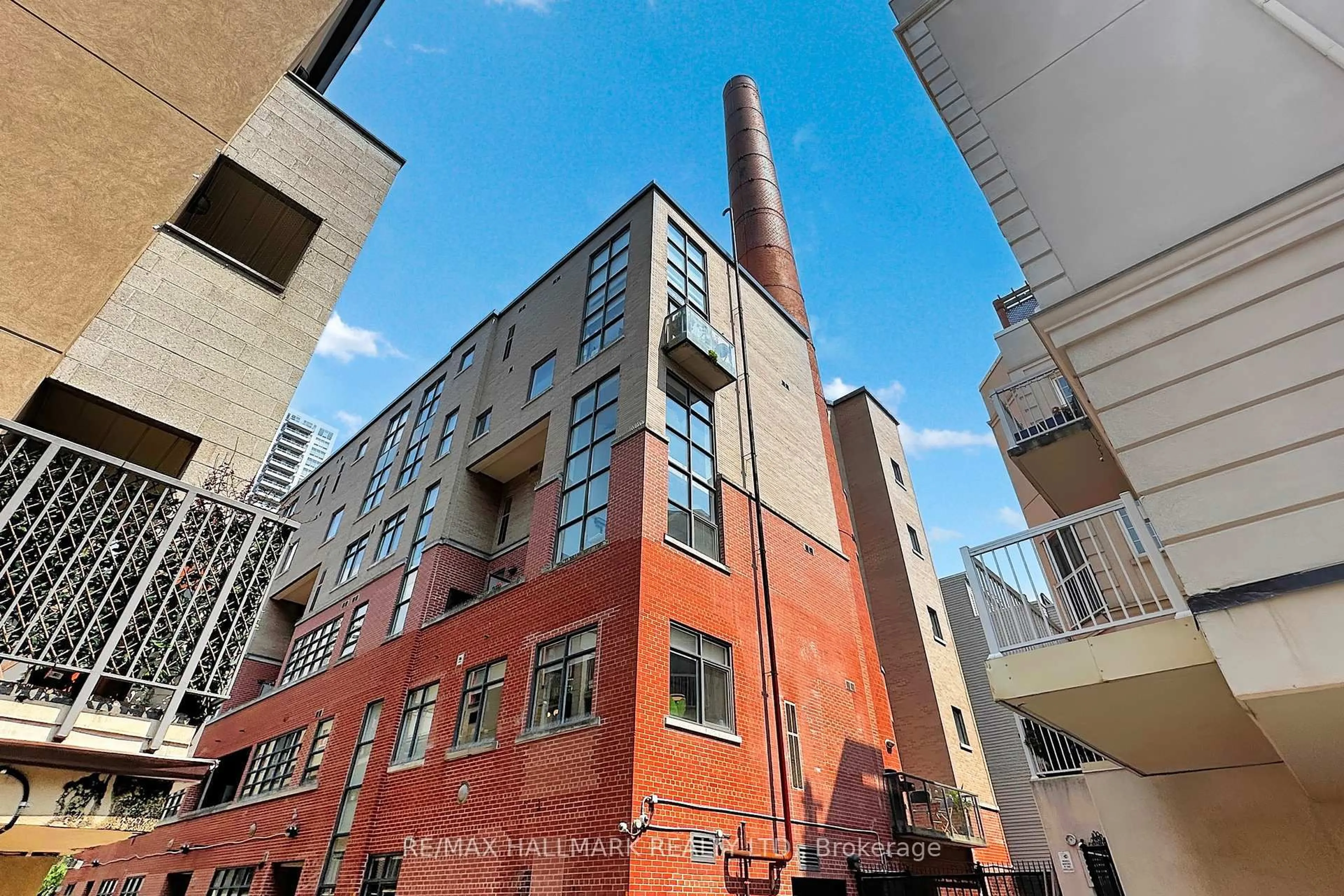 Unknown for 10 Wellesley Pl #206, Toronto Ontario M4Y 1B1