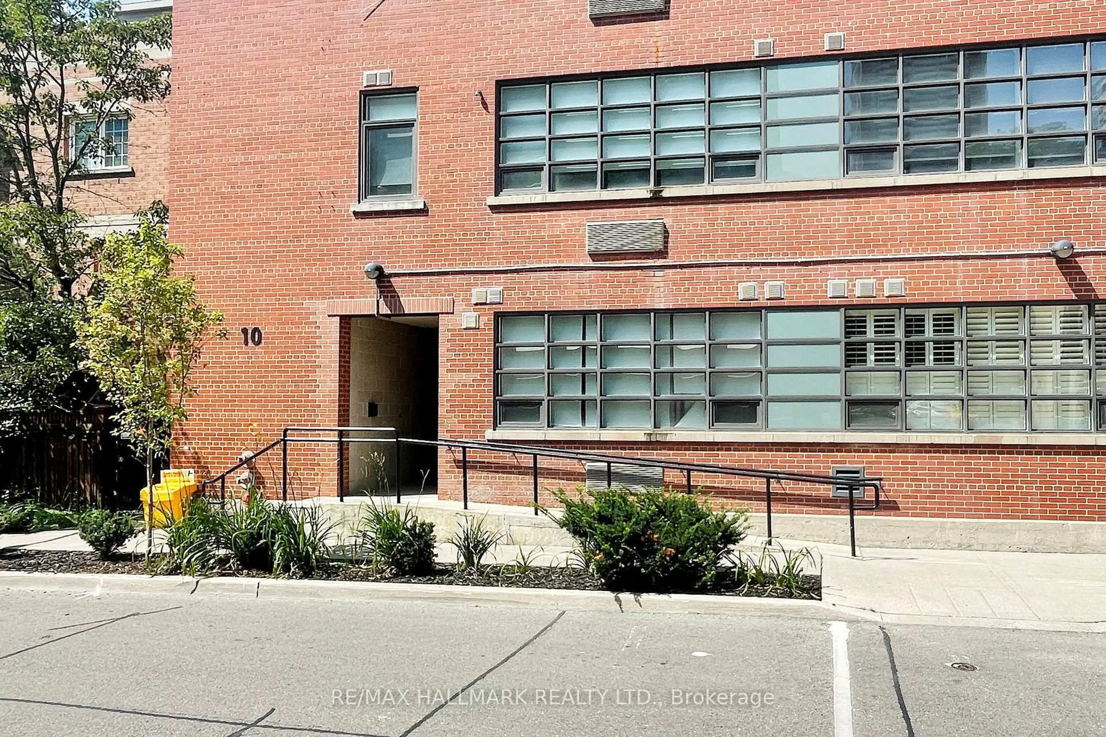 Unknown for 10 Wellesley Pl #206, Toronto Ontario M4Y 1B1
