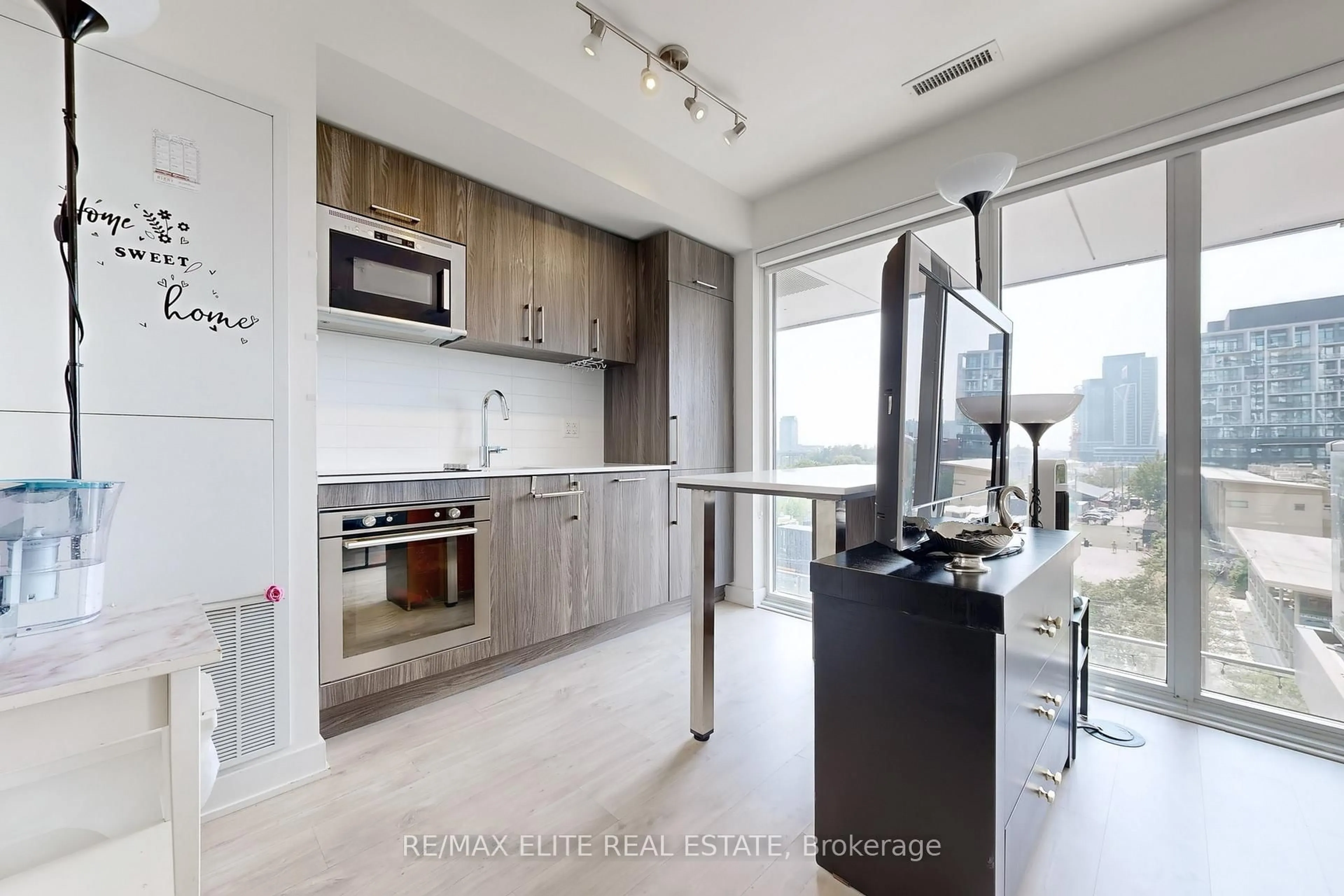Open concept kitchen, unknown for 27 Bathurst St #412, Toronto Ontario M5V 2P1