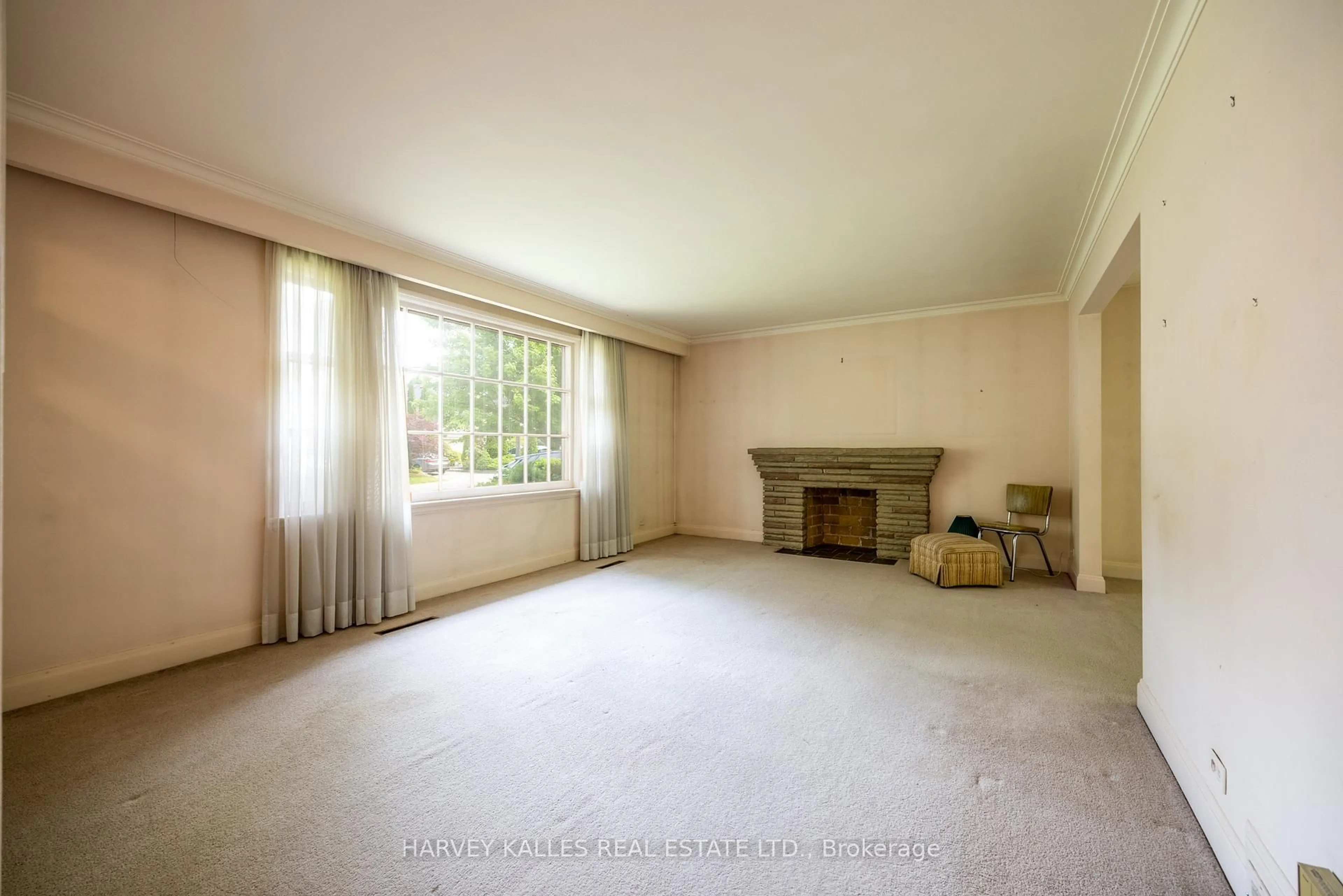 A pic of a room for 17 Munro Blvd, Toronto Ontario M2L 1C1