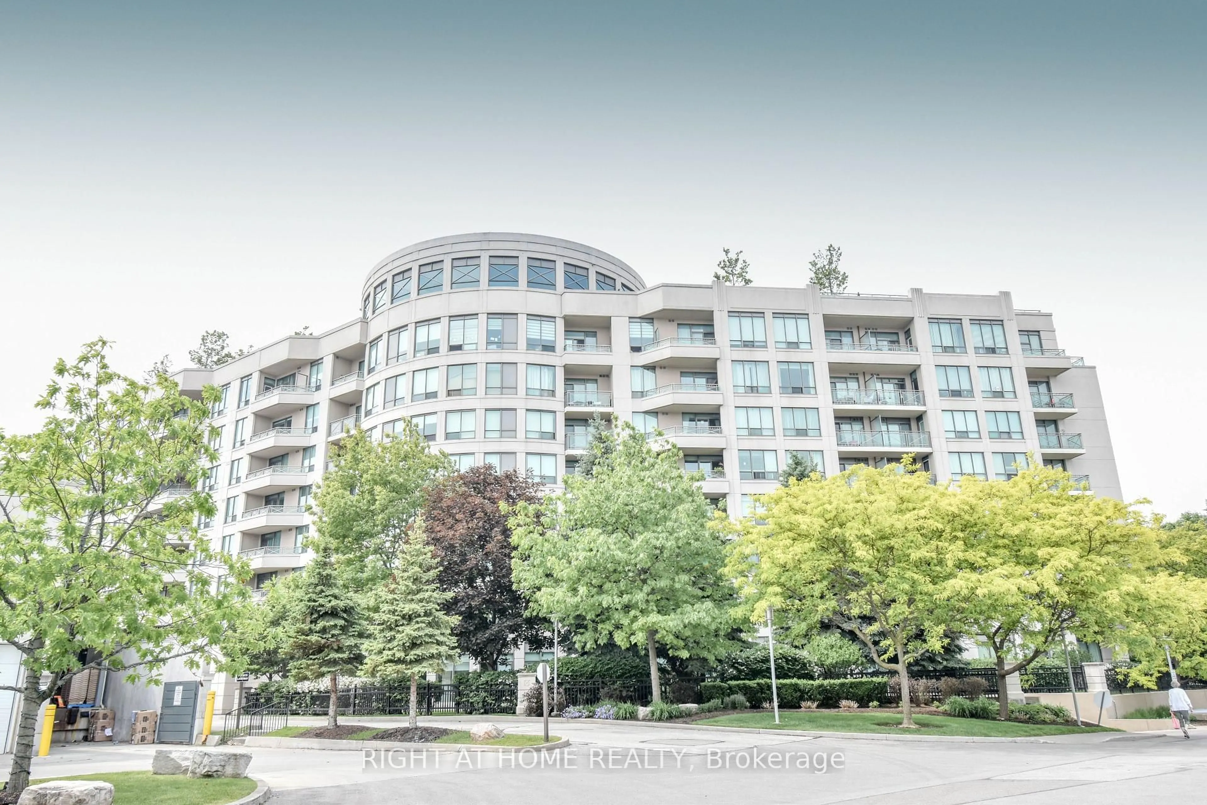 Unknown for 205 The Donway #702, Toronto Ontario M3B 3S5