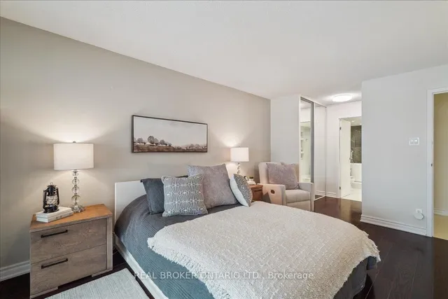 Additional property image - 401 Queens Quay Unit 503