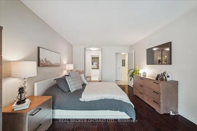 Additional property image - 401 Queens Quay Unit 503