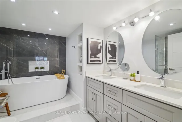 Additional property image - 401 Queens Quay Unit 503