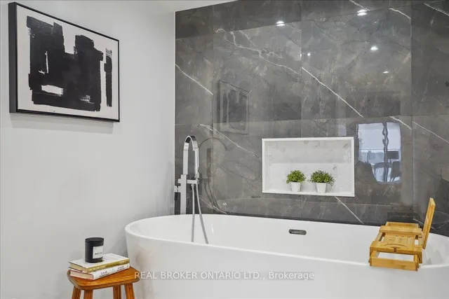 Additional property image - 401 Queens Quay Unit 503