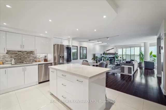 Additional property image - 401 Queens Quay Unit 503