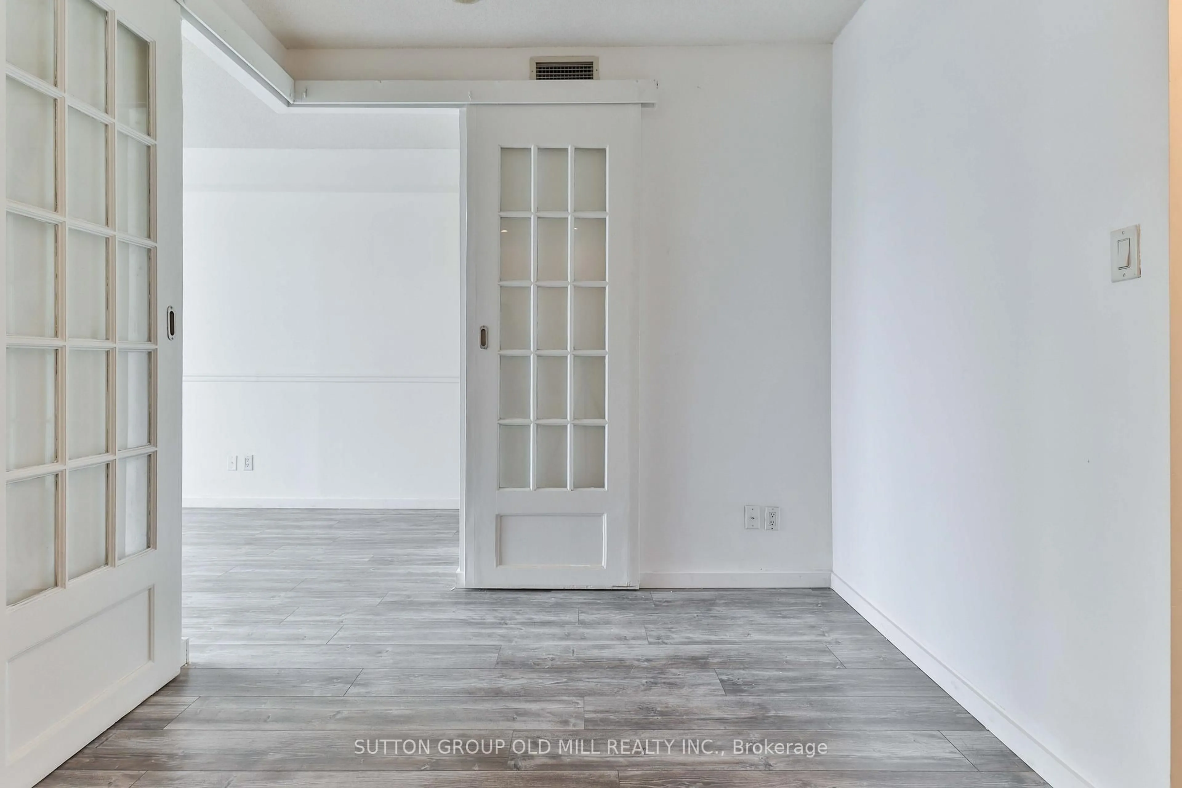 A pic of a room for 218 Queens Quay #1405, Toronto Ontario M5J 2Y6