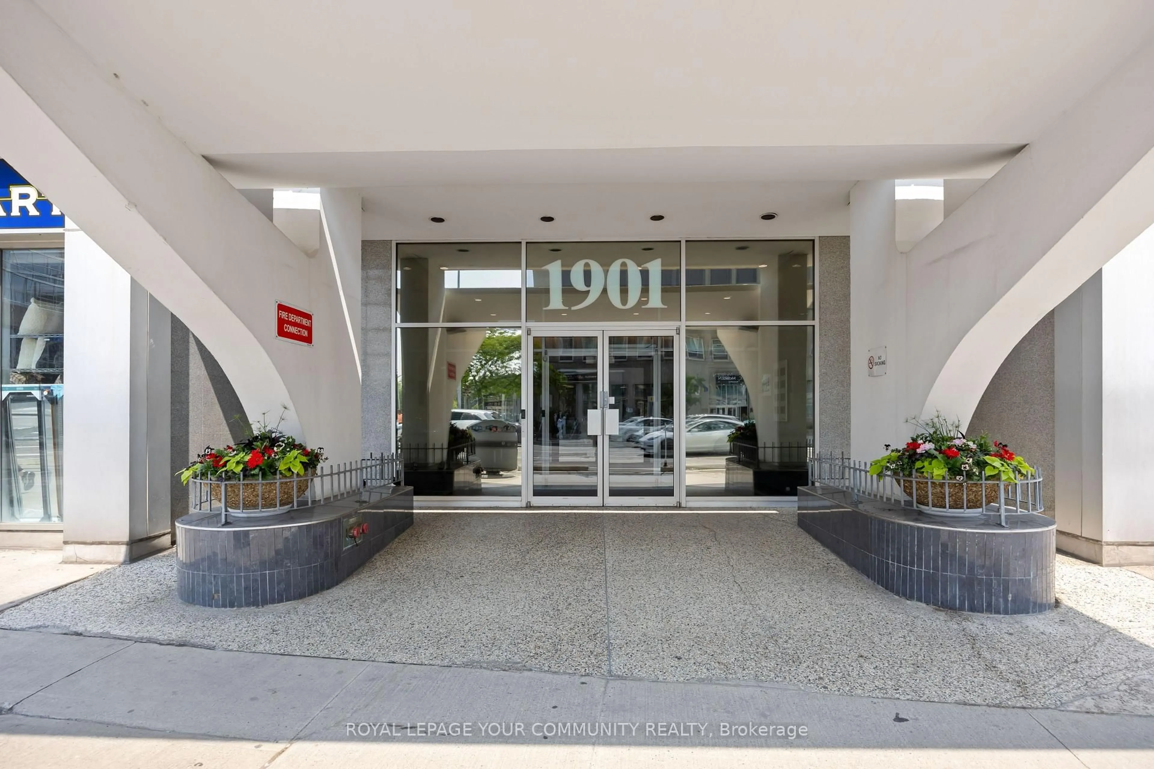 Unknown for 1901 Yonge St #902, Toronto Ontario M4S 1Y6