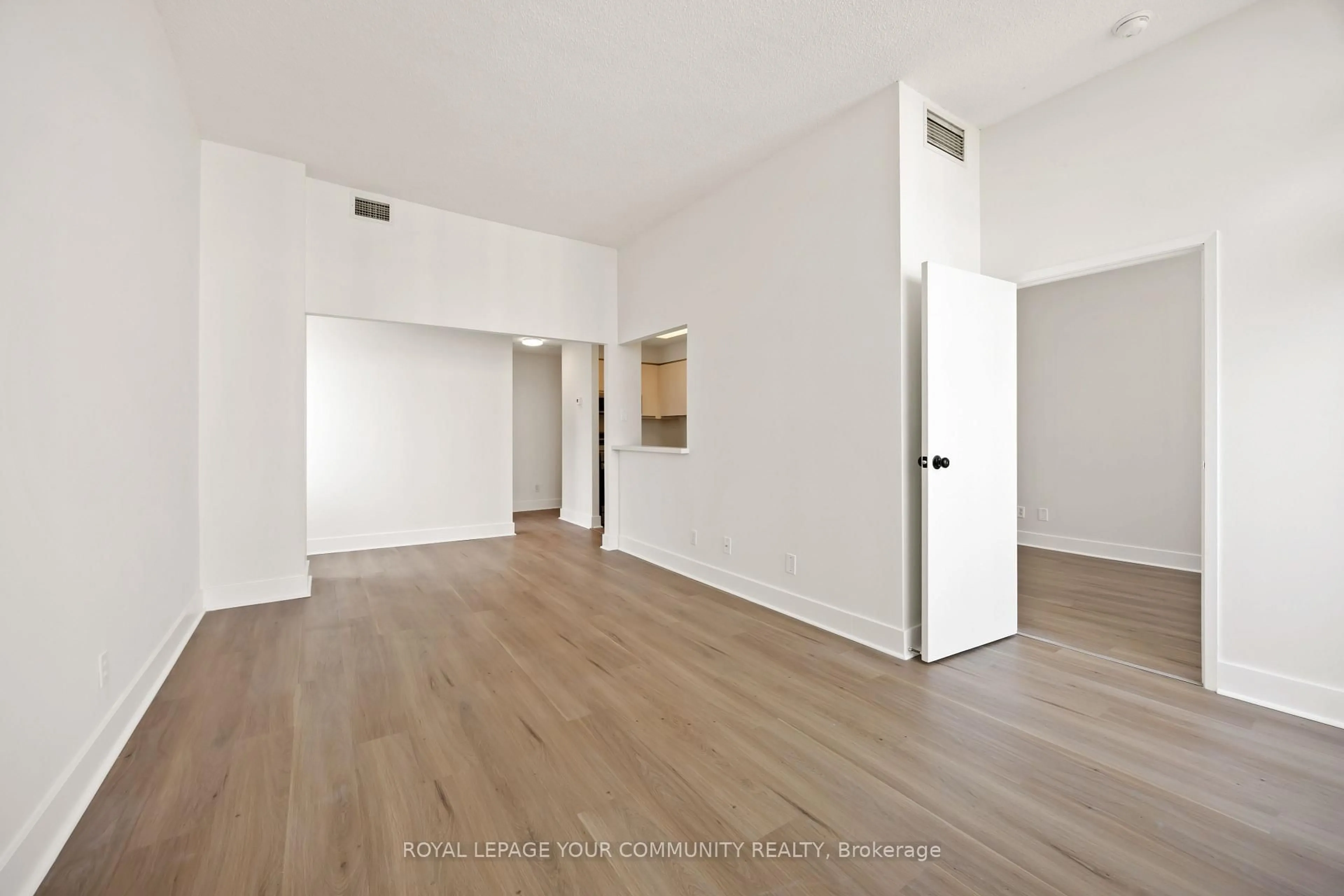 A pic of a room for 1901 Yonge St #902, Toronto Ontario M4S 1Y6