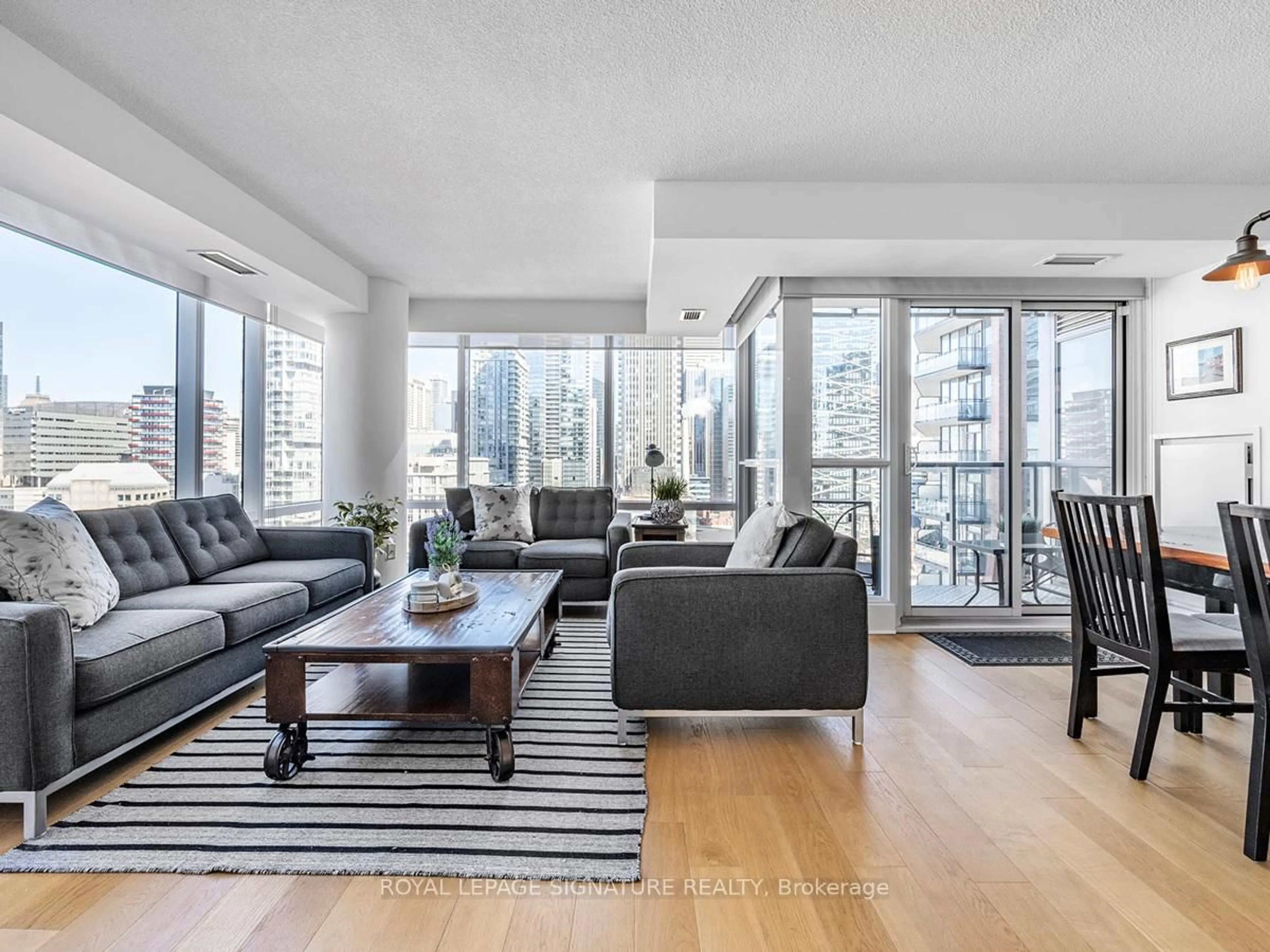 Living room with furniture, unknown for 295 Adelaide St #1804, Toronto Ontario M5V 0L4