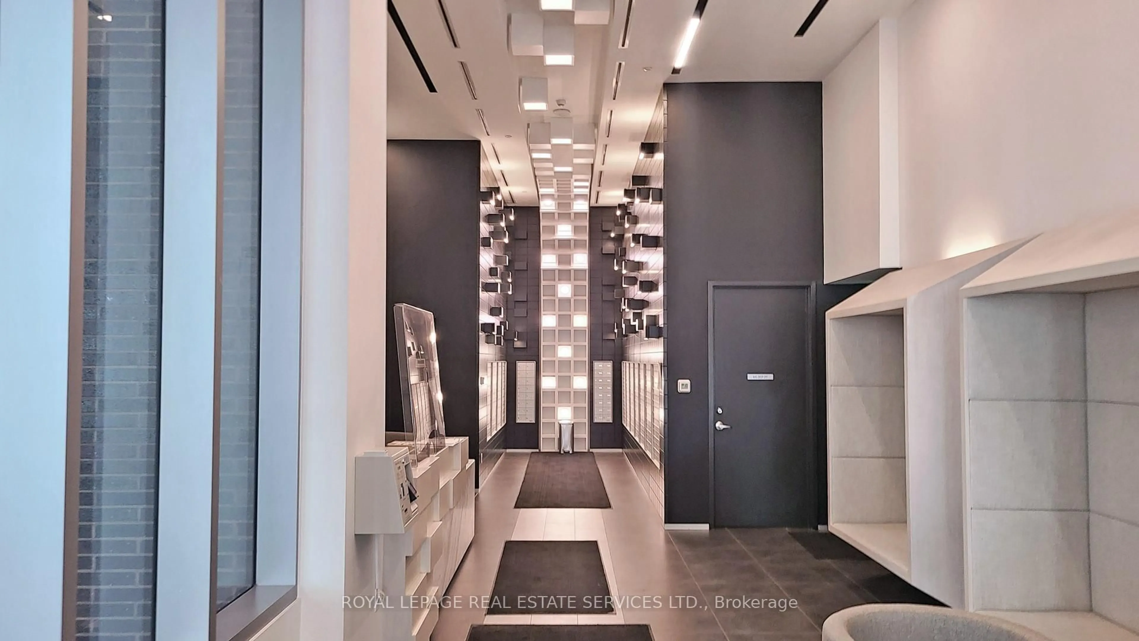 Contemporary bathroom, ceramic/tile floor for 195 Redpath Ave #3202, Toronto Ontario M4P 0E4