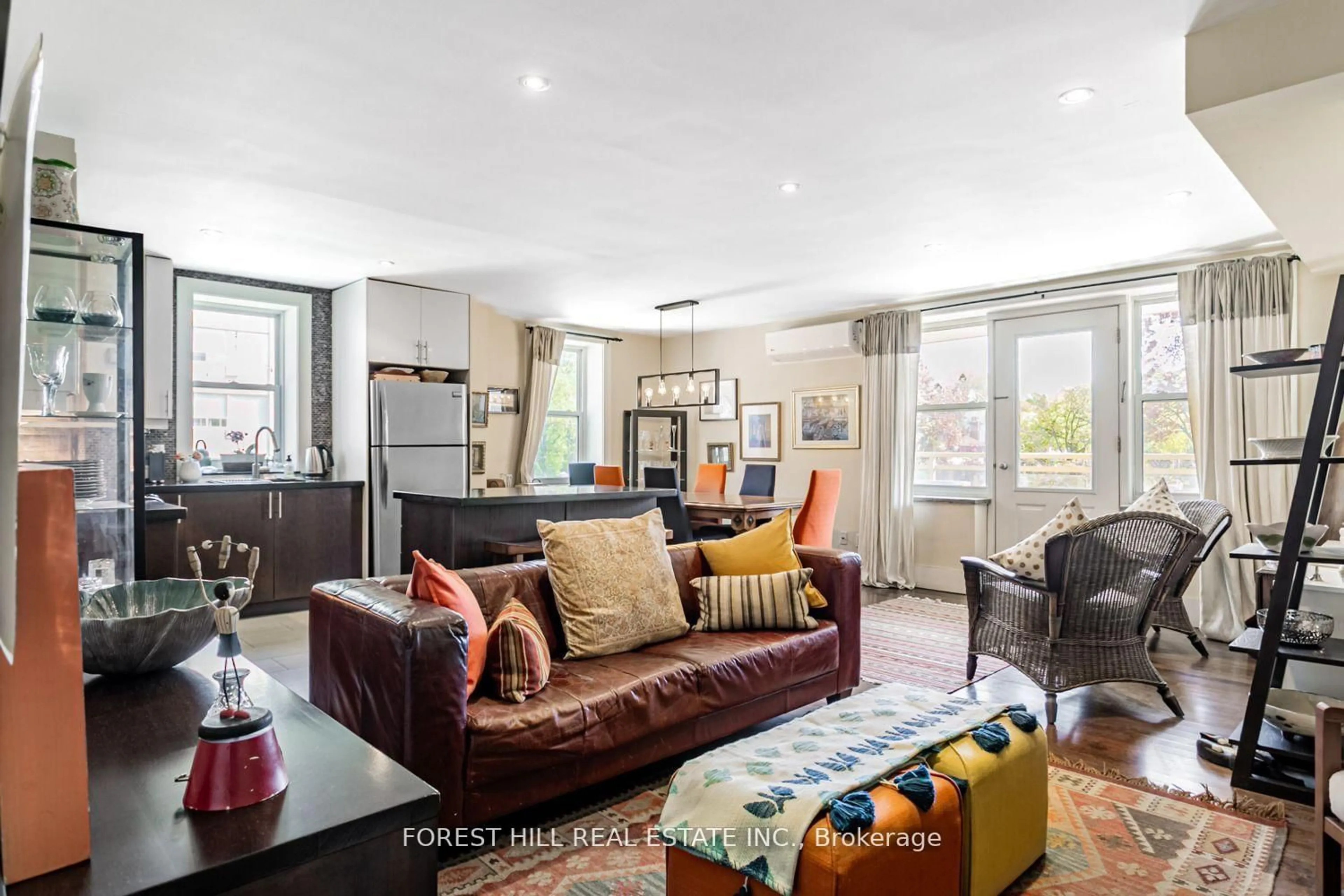 Living room with furniture, unknown for 2603 Bathurst St #208, Toronto Ontario M6B 2Z6