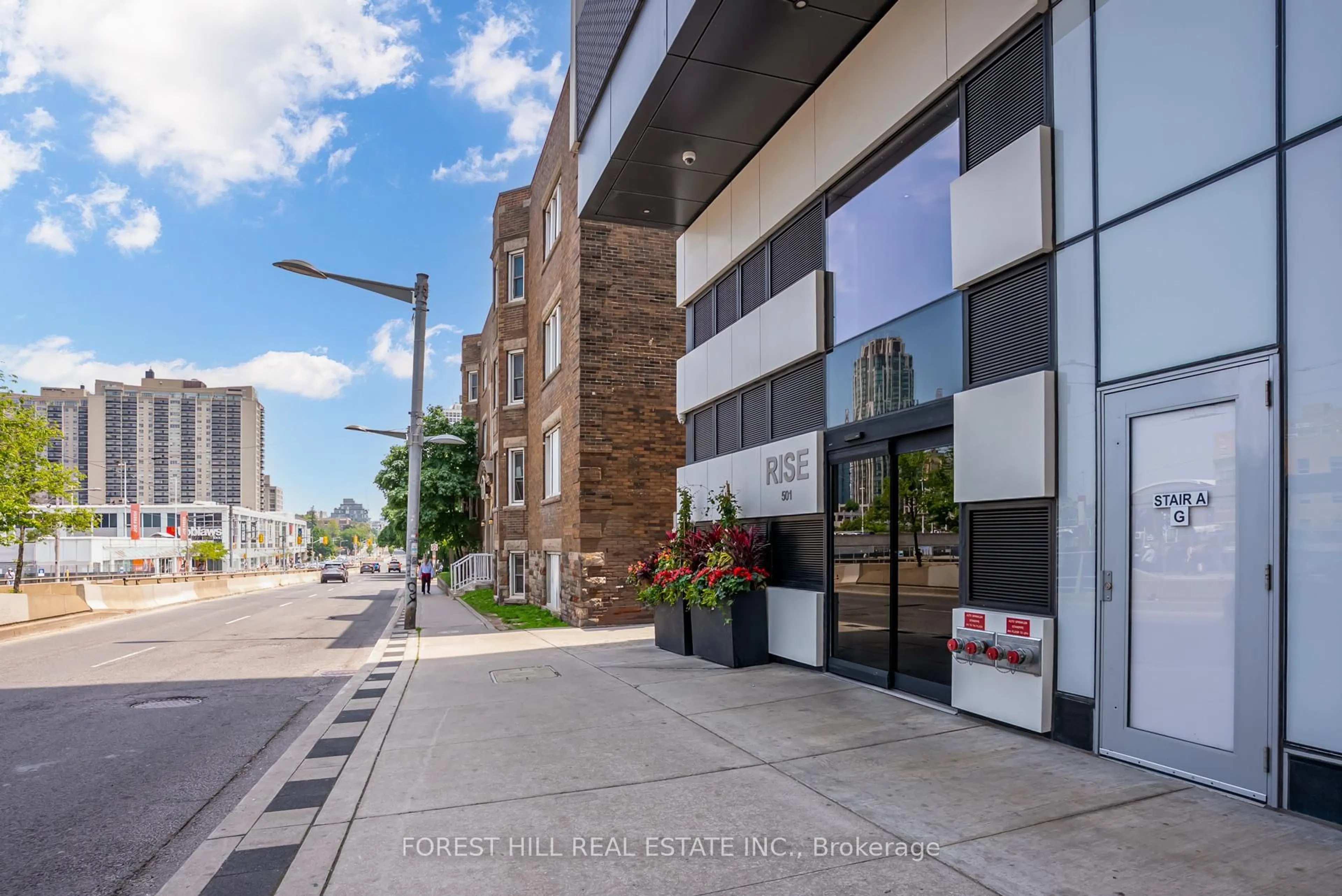 Unknown for 501 St. Clair Ave #602, Toronto Ontario M5P 0A2